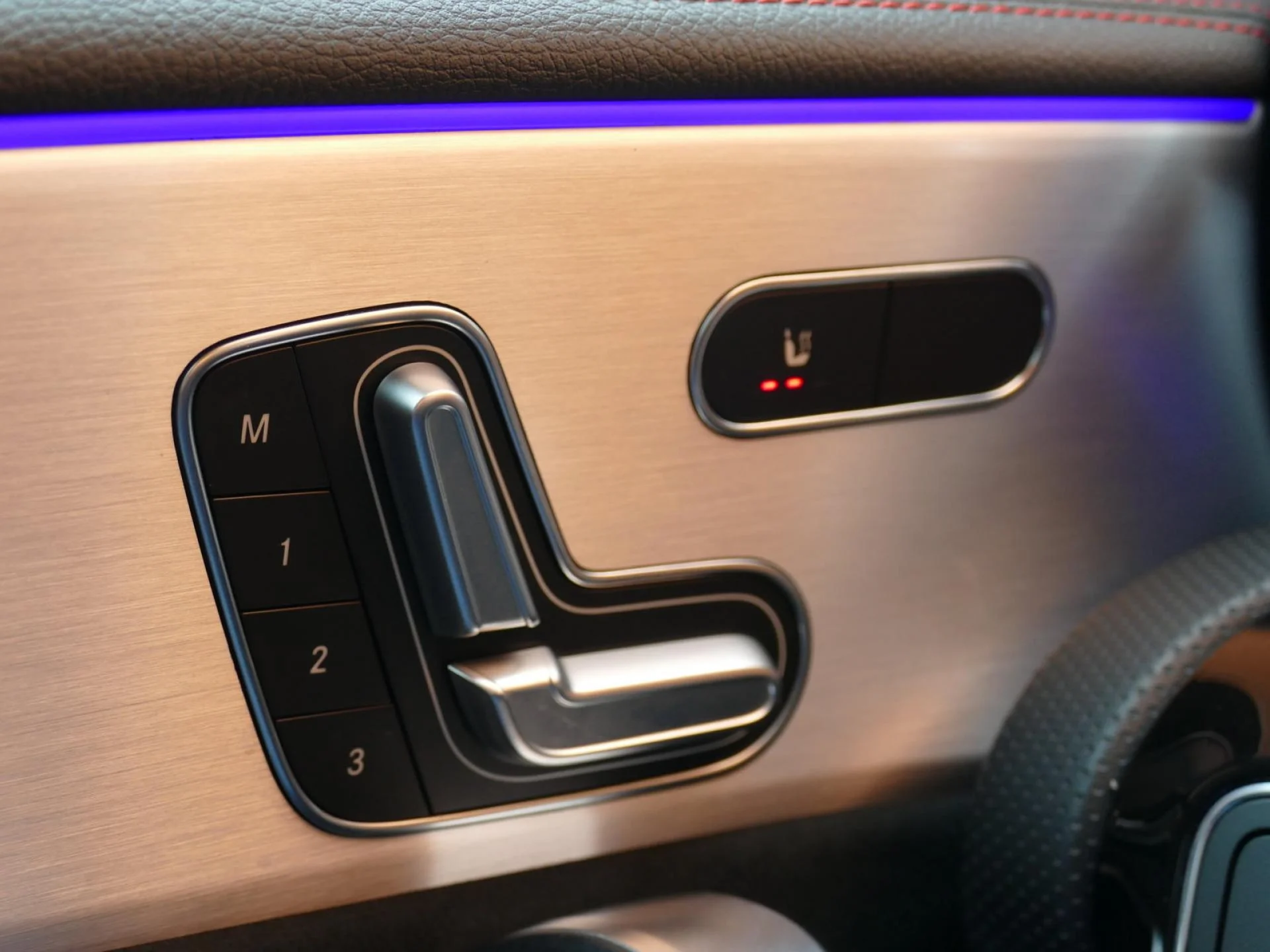 MERCEDES CLA - Miniature 19 sur 32 - Cliquer pour voir cette photo