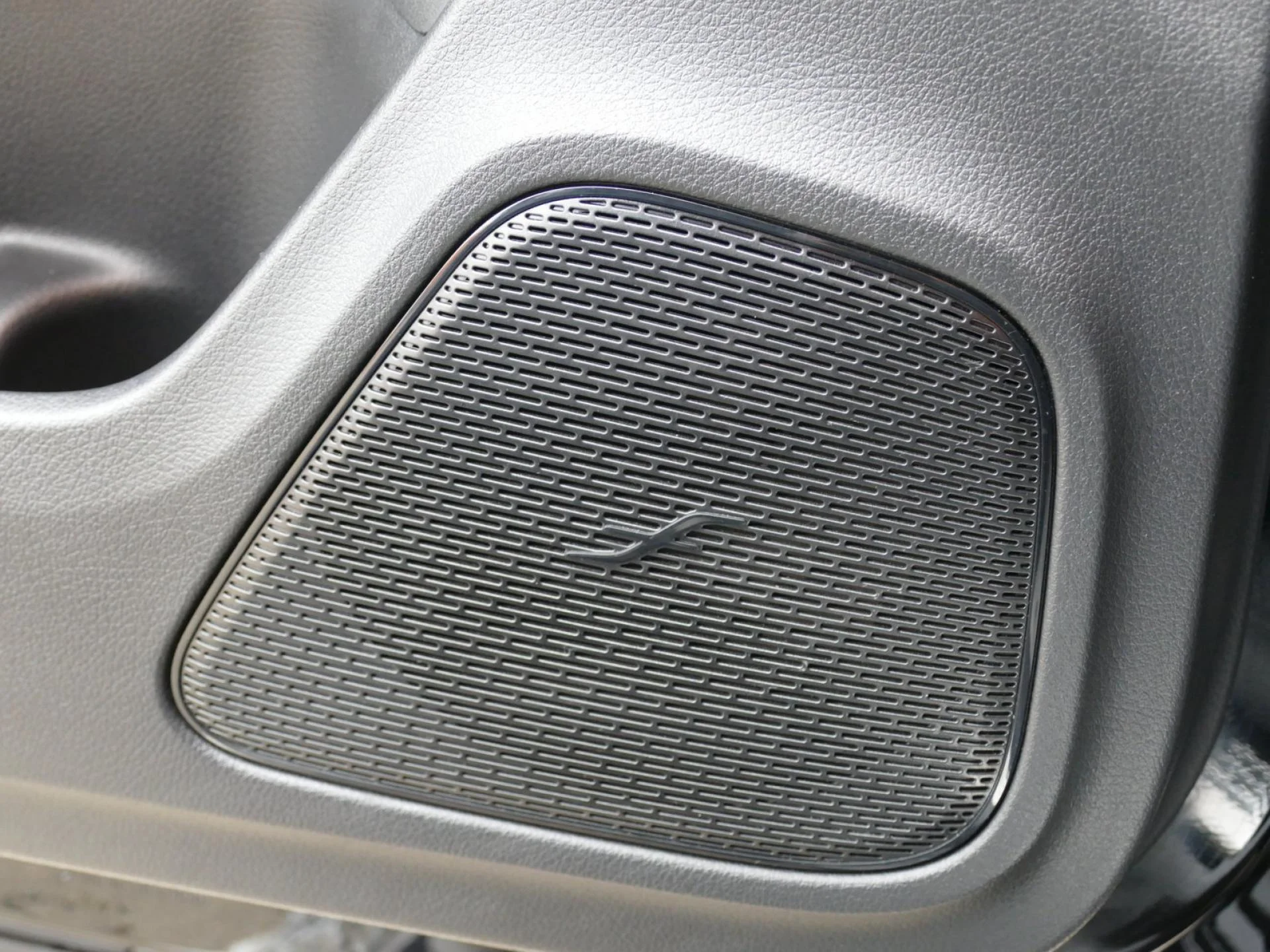 MERCEDES CLA - Miniature 20 sur 32 - Cliquer pour voir cette photo