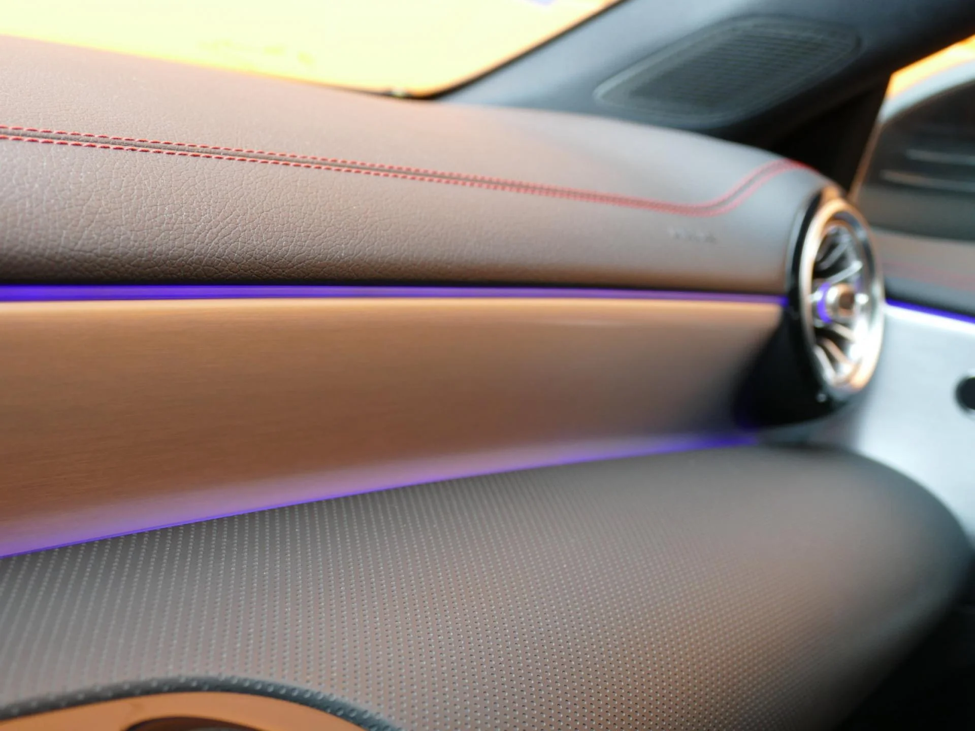 MERCEDES CLA - Miniature 23 sur 32 - Cliquer pour voir cette photo