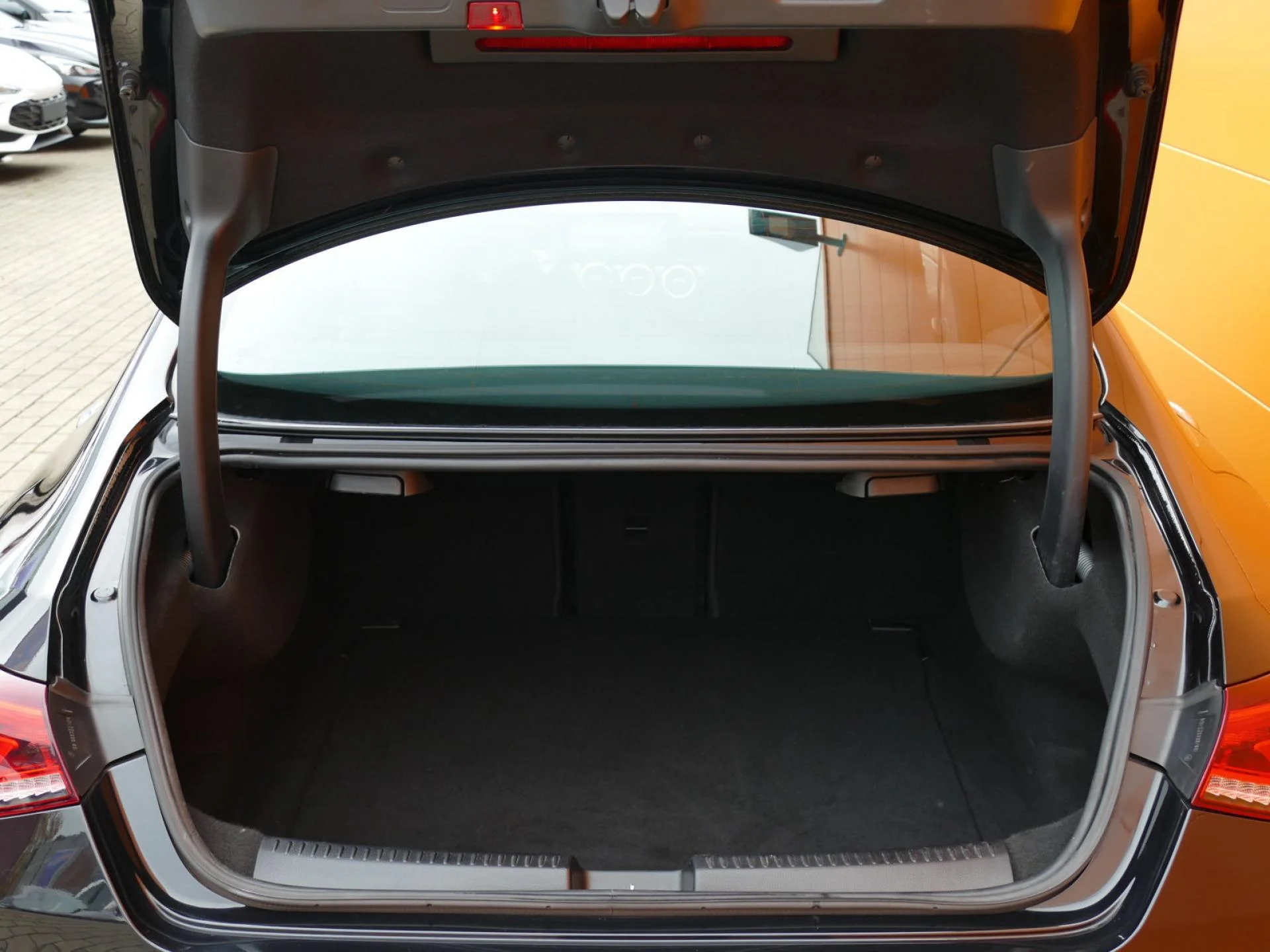 MERCEDES CLA - Miniature 8 sur 32 - Cliquer pour voir cette photo