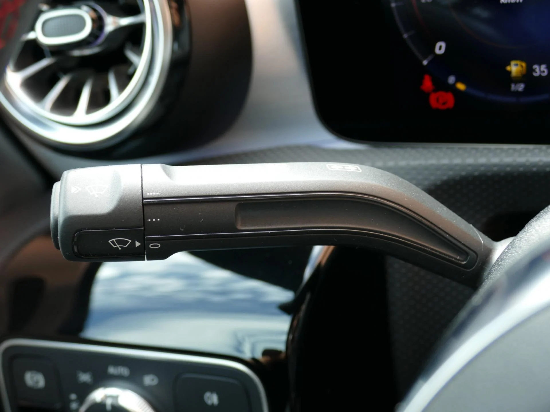 MERCEDES CLA - Miniature 19 sur 24 - Cliquer pour voir cette photo
