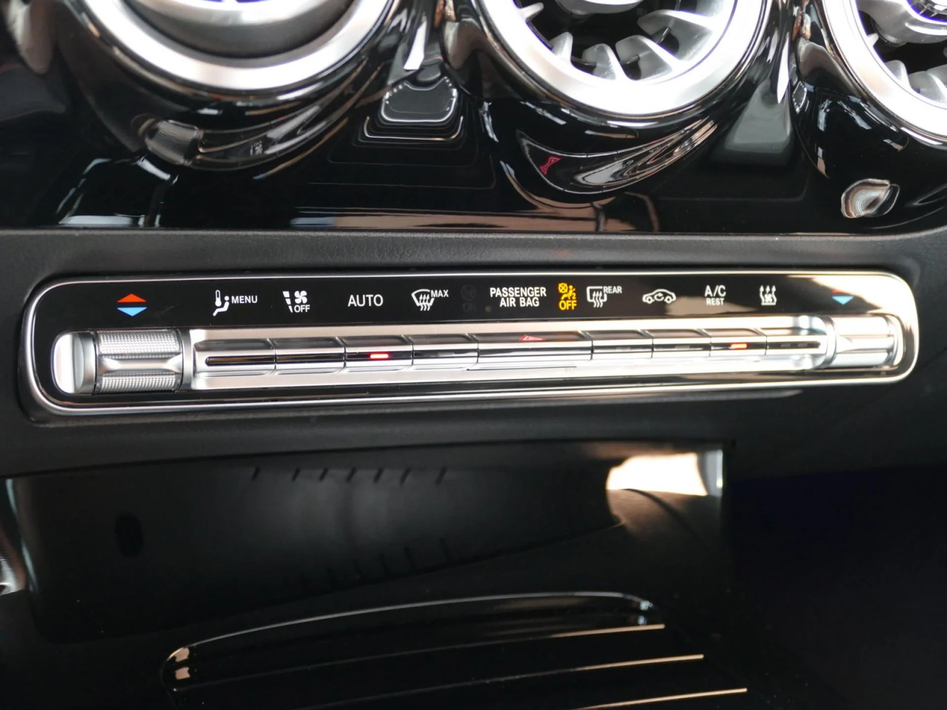 MERCEDES CLA - Miniature 10 sur 24 - Cliquer pour voir cette photo