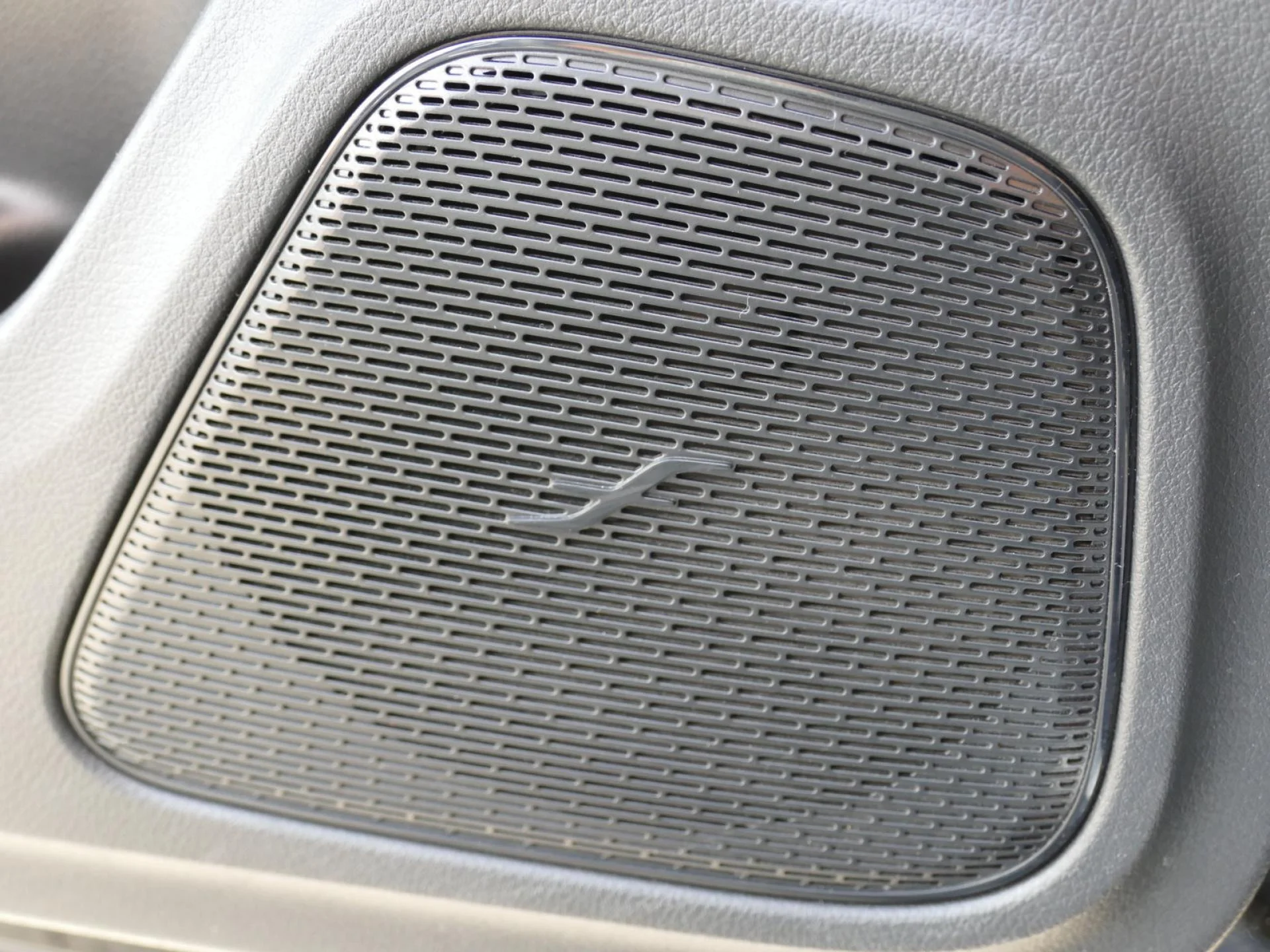 MERCEDES CLA - Miniature 12 sur 24 - Cliquer pour voir cette photo