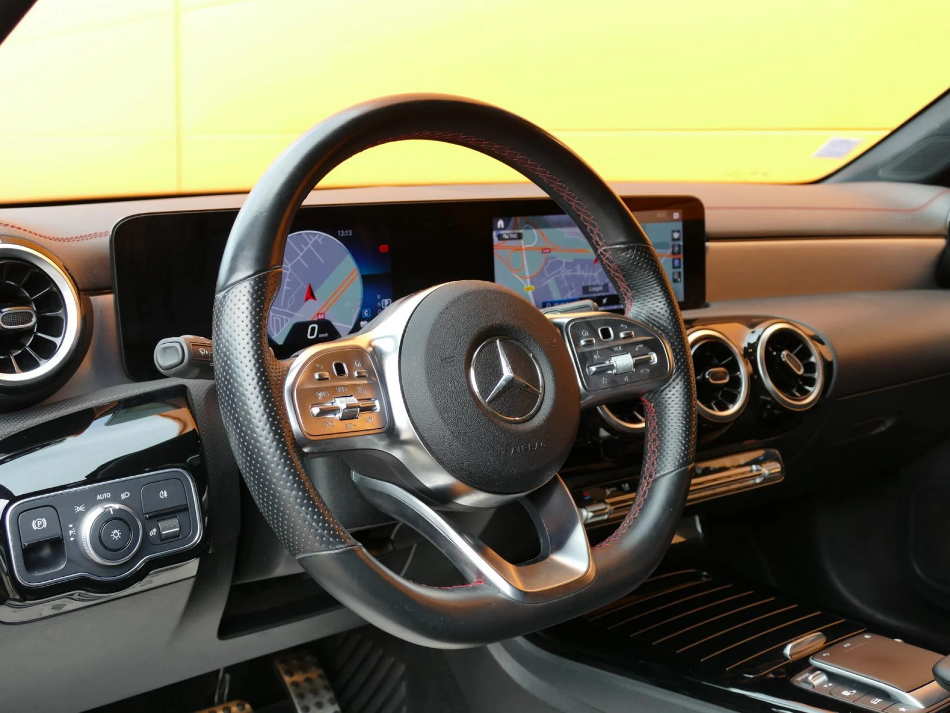 MERCEDES CLA - Miniature 14 sur 32 - Cliquer pour voir cette photo