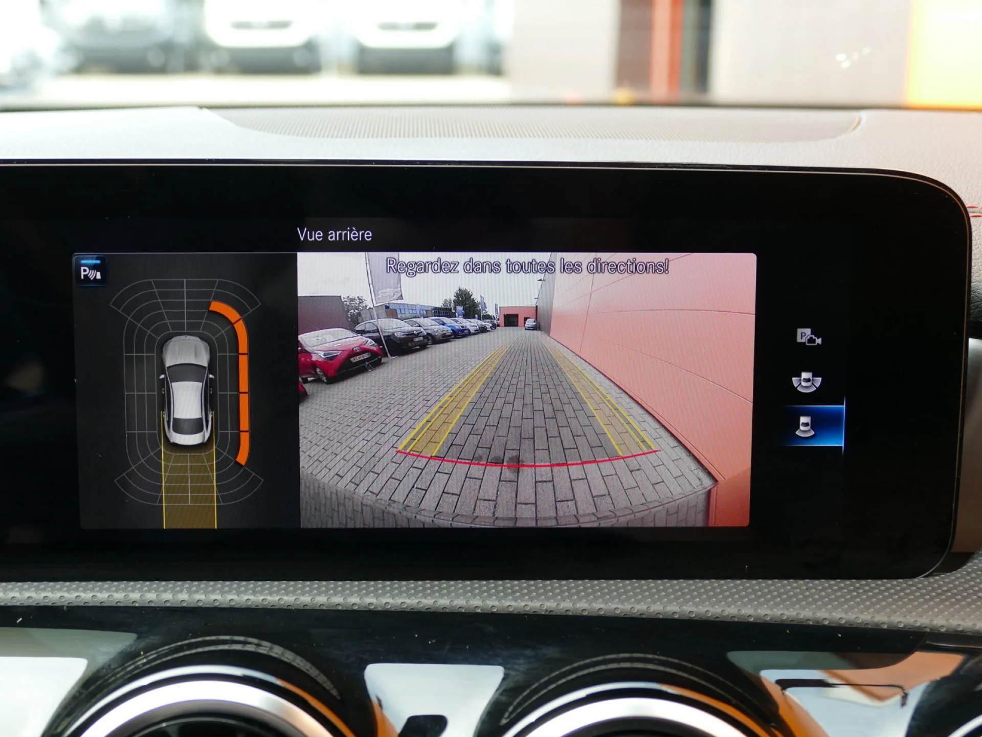 MERCEDES CLA - Miniature 10 sur 32 - Cliquer pour voir cette photo