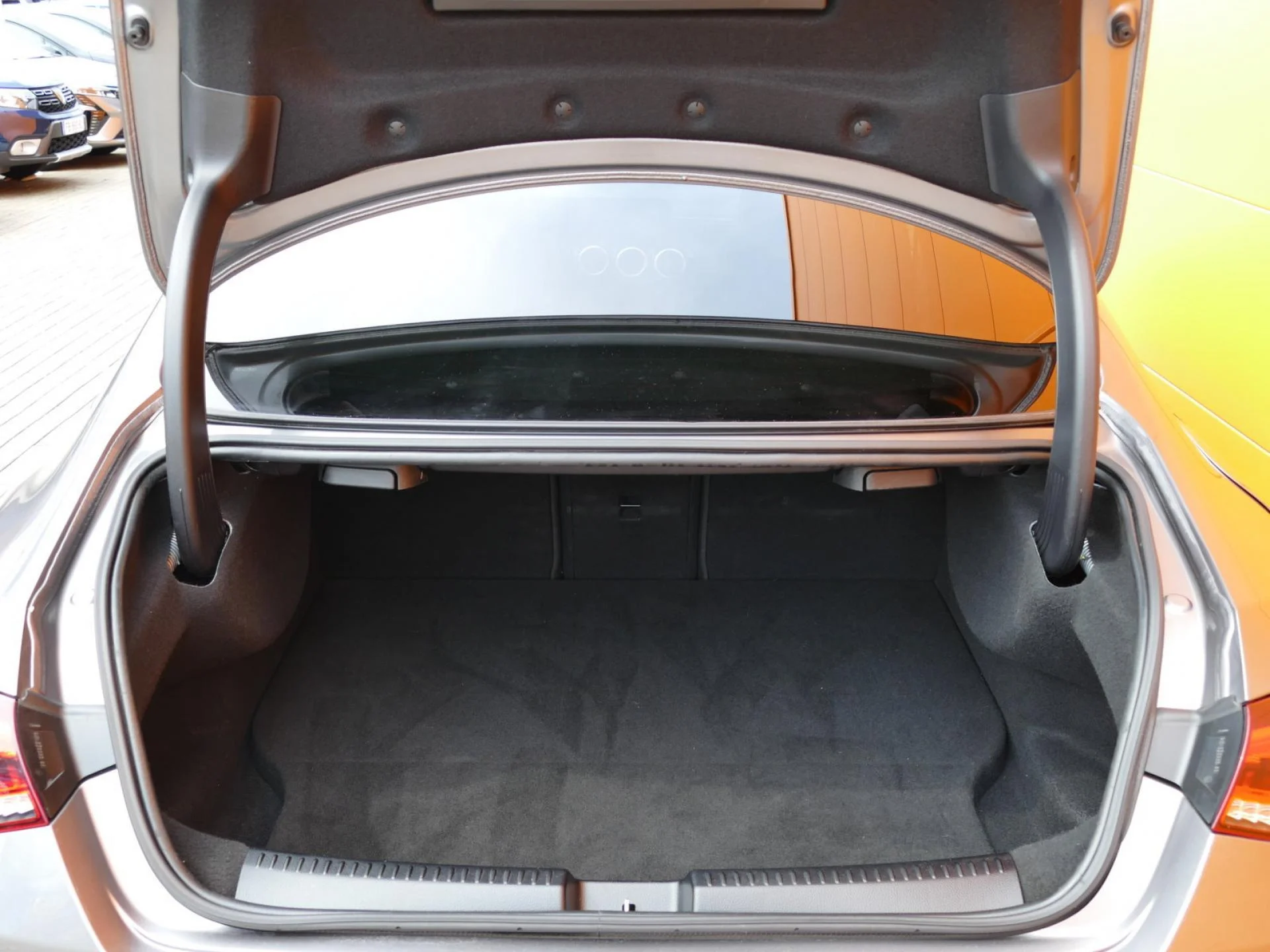 MERCEDES CLA - Miniature 8 sur 32 - Cliquer pour voir cette photo
