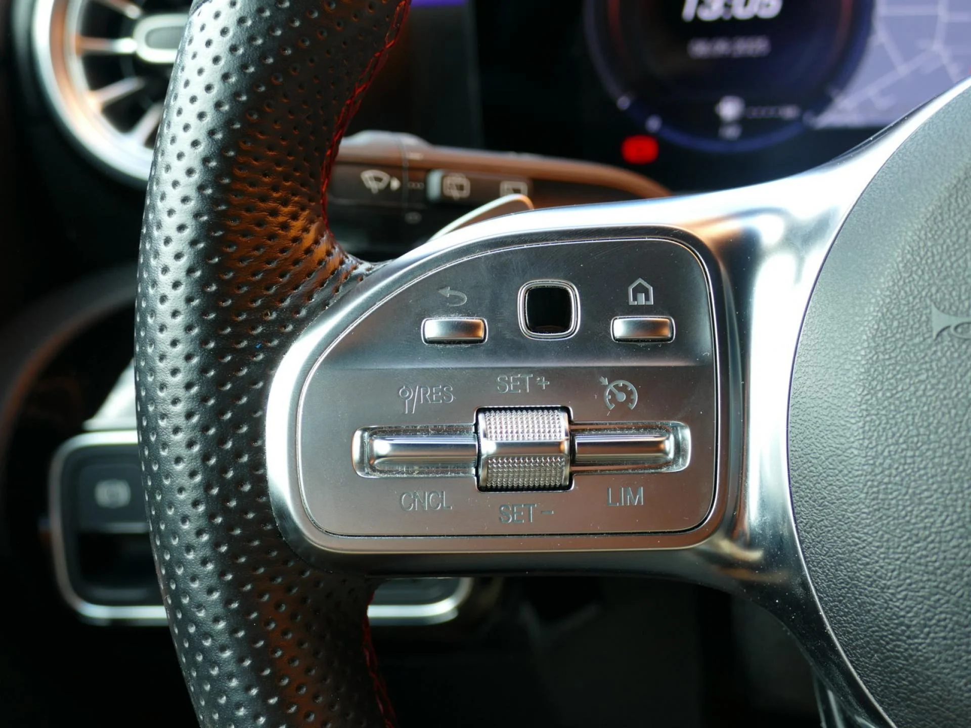 MERCEDES CLASSE A - Miniature 18 sur 32 - Cliquer pour voir cette photo