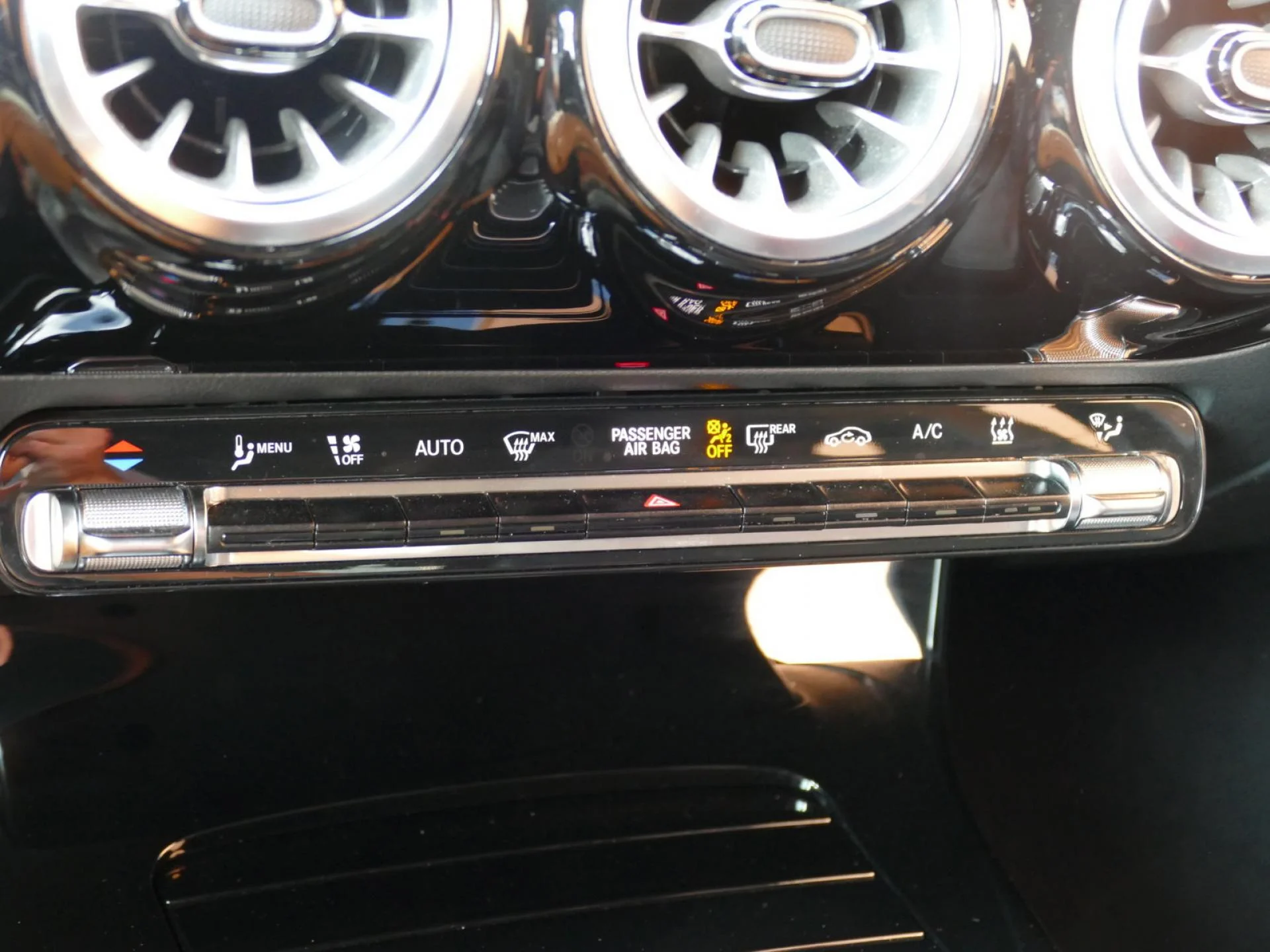 MERCEDES CLASSE A - Miniature 15 sur 32 - Cliquer pour voir cette photo