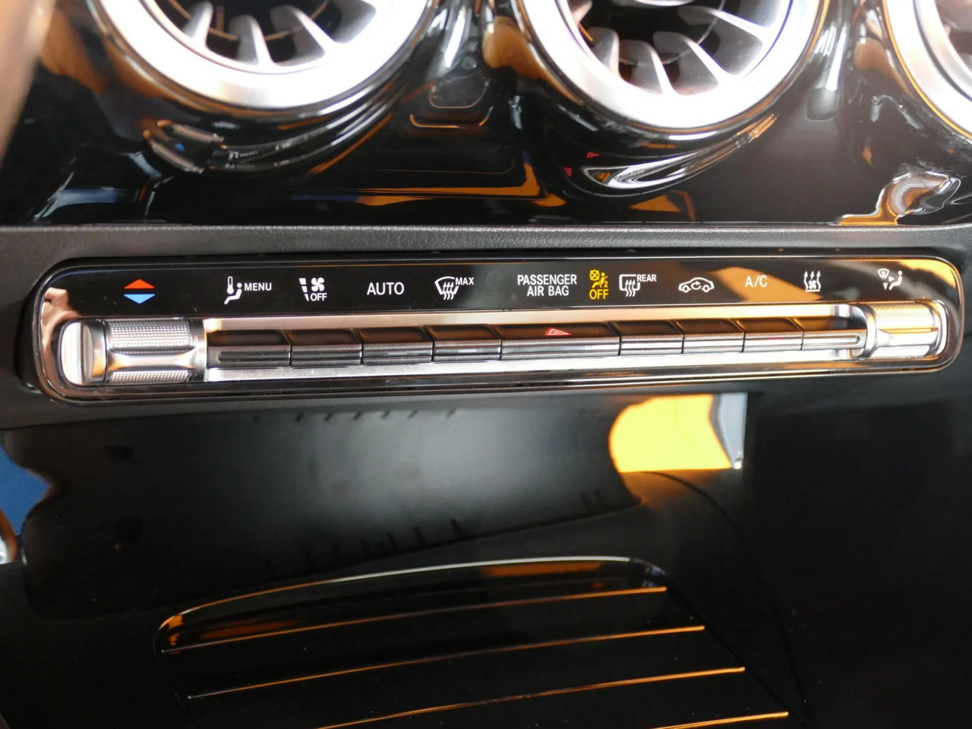 MERCEDES CLASSE A - Miniature 14 sur 34 - Cliquer pour voir cette photo