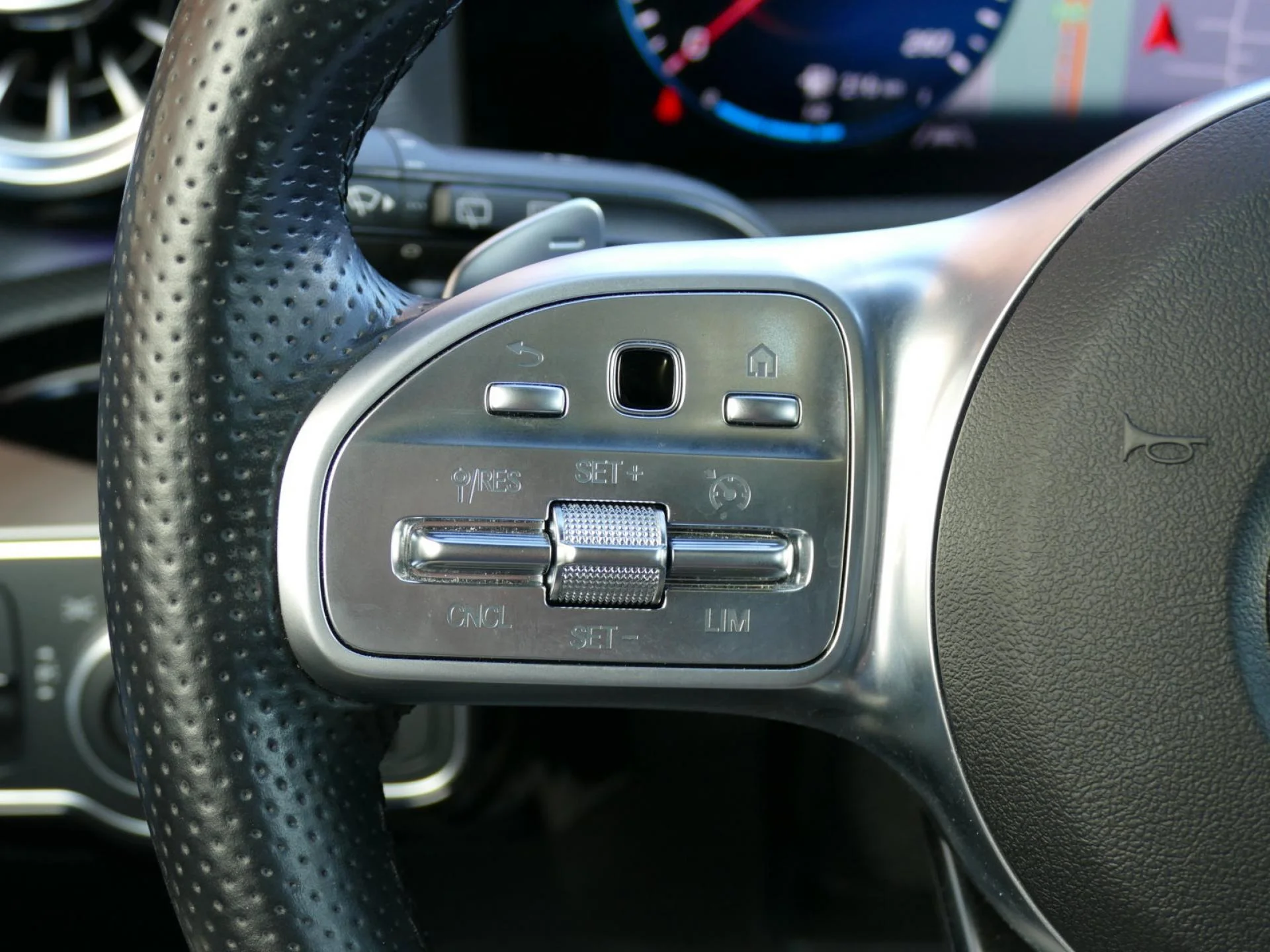 MERCEDES CLASSE A - Miniature 17 sur 34 - Cliquer pour voir cette photo