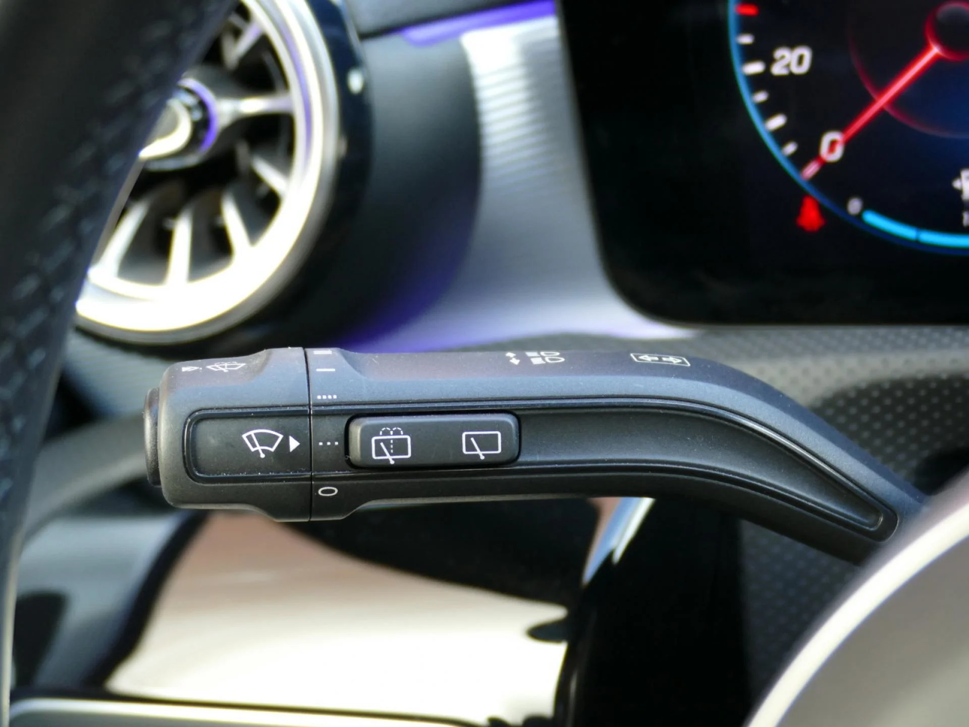 MERCEDES CLASSE A - Miniature 25 sur 34 - Cliquer pour voir cette photo