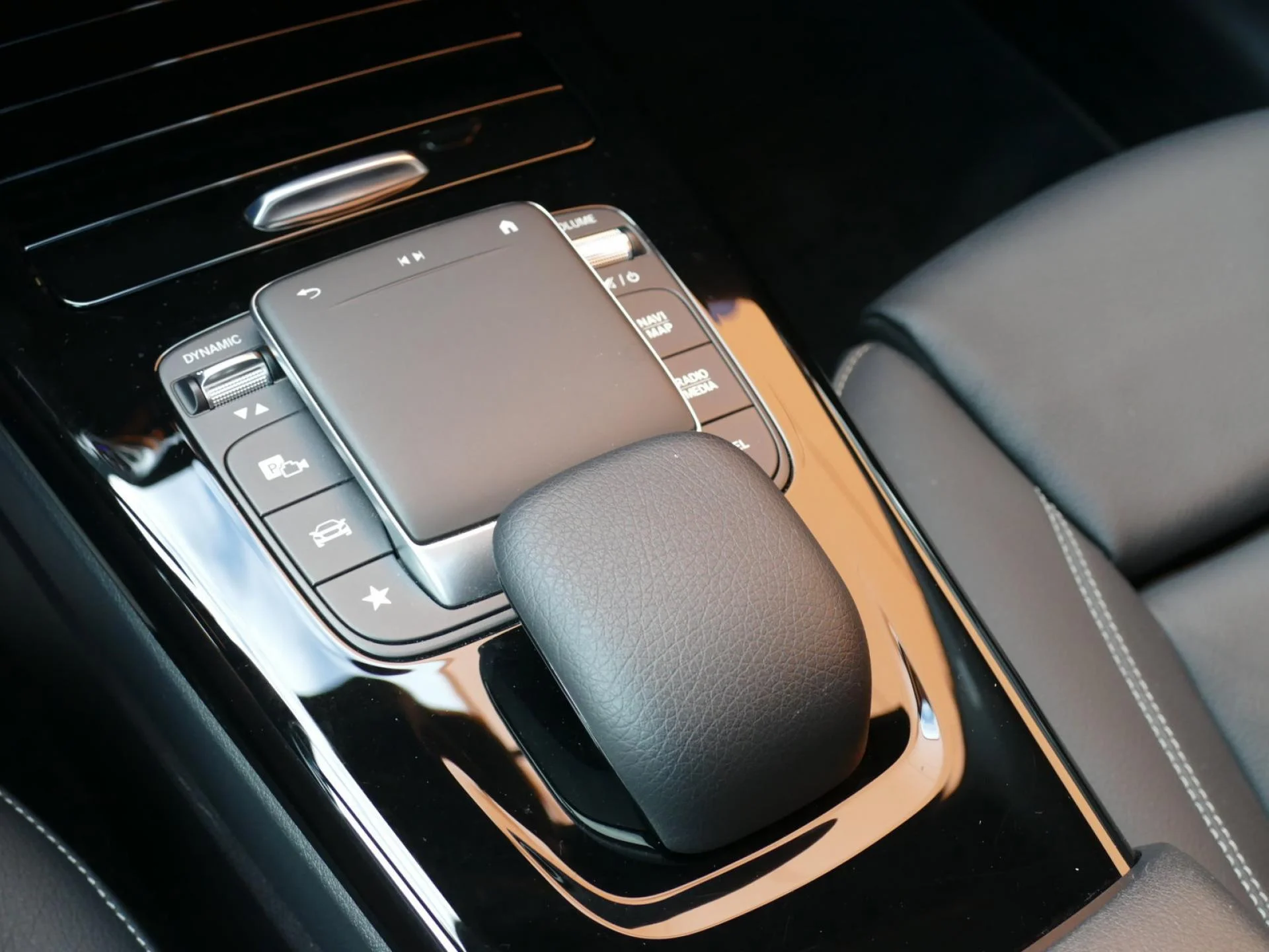 MERCEDES CLASSE A - Miniature 22 sur 37 - Cliquer pour voir cette photo