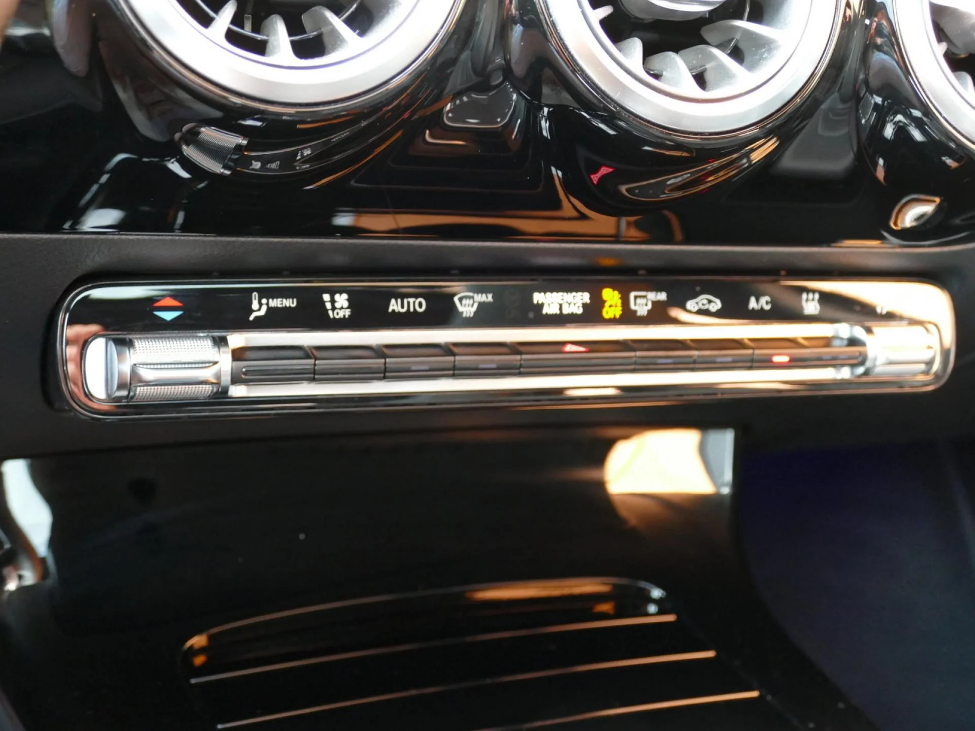 MERCEDES CLASSE A - Miniature 16 sur 37 - Cliquer pour voir cette photo