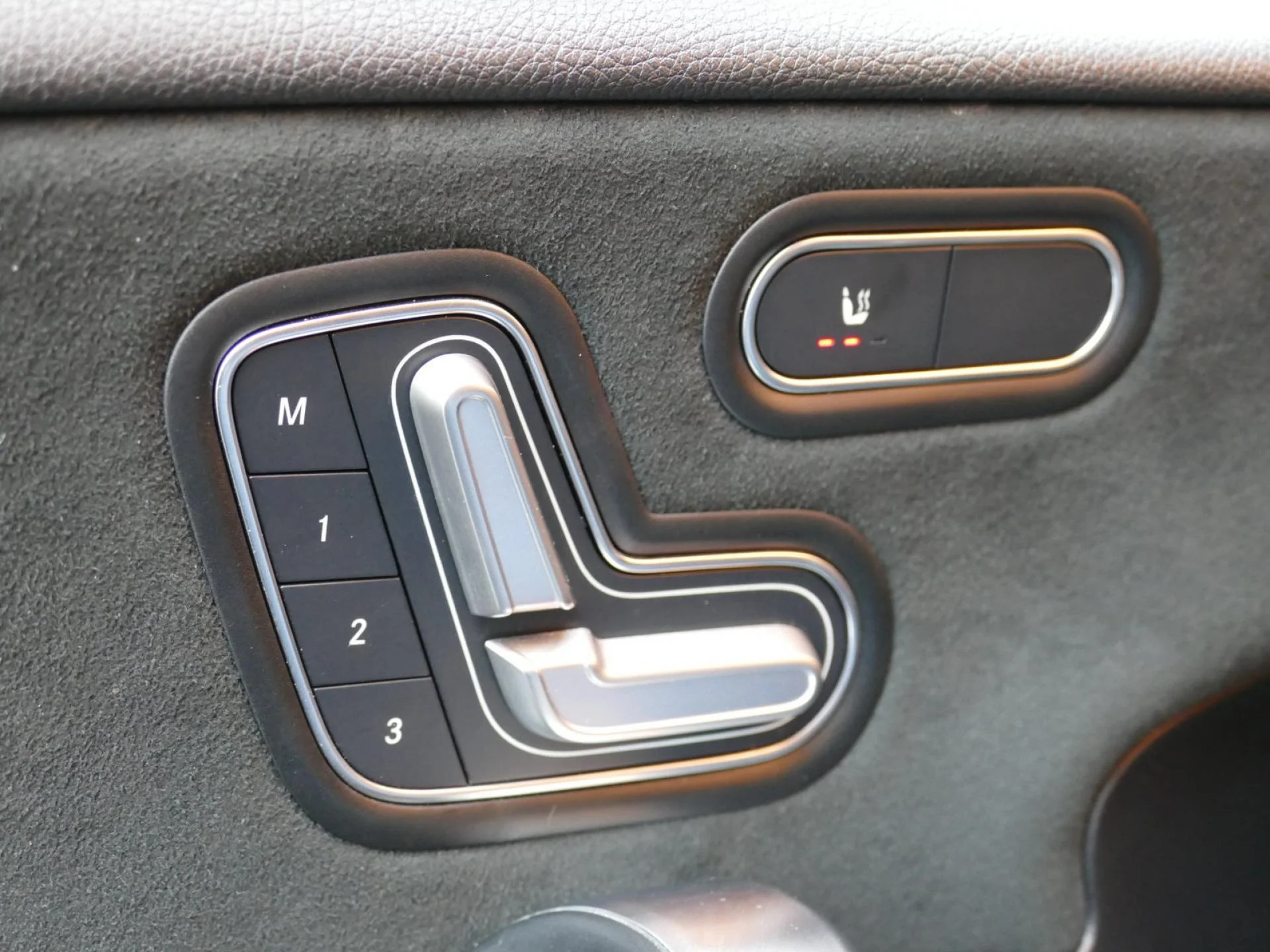 MERCEDES CLASSE A - Miniature 18 sur 33 - Cliquer pour voir cette photo