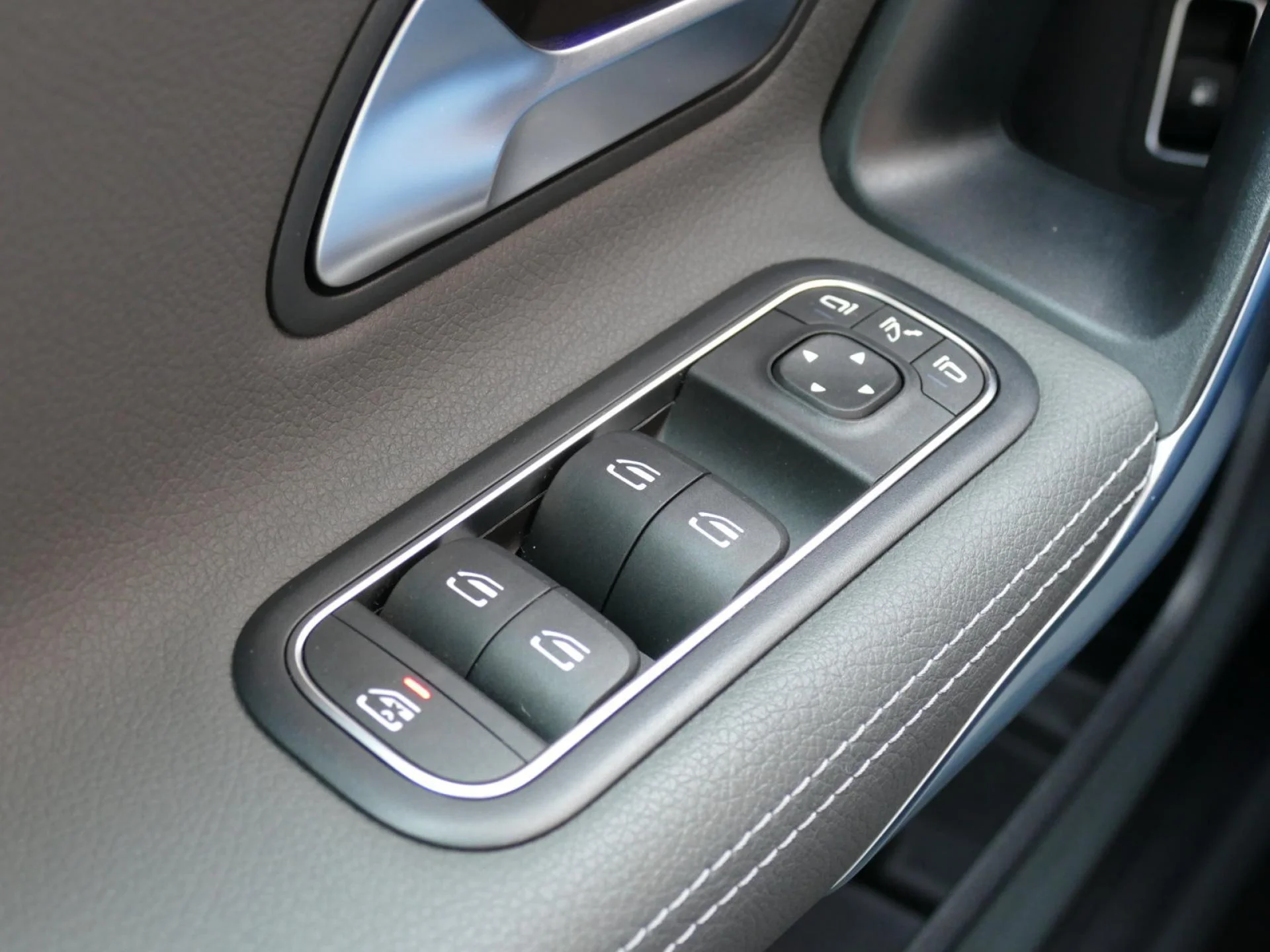MERCEDES CLASSE A - Miniature 23 sur 33 - Cliquer pour voir cette photo