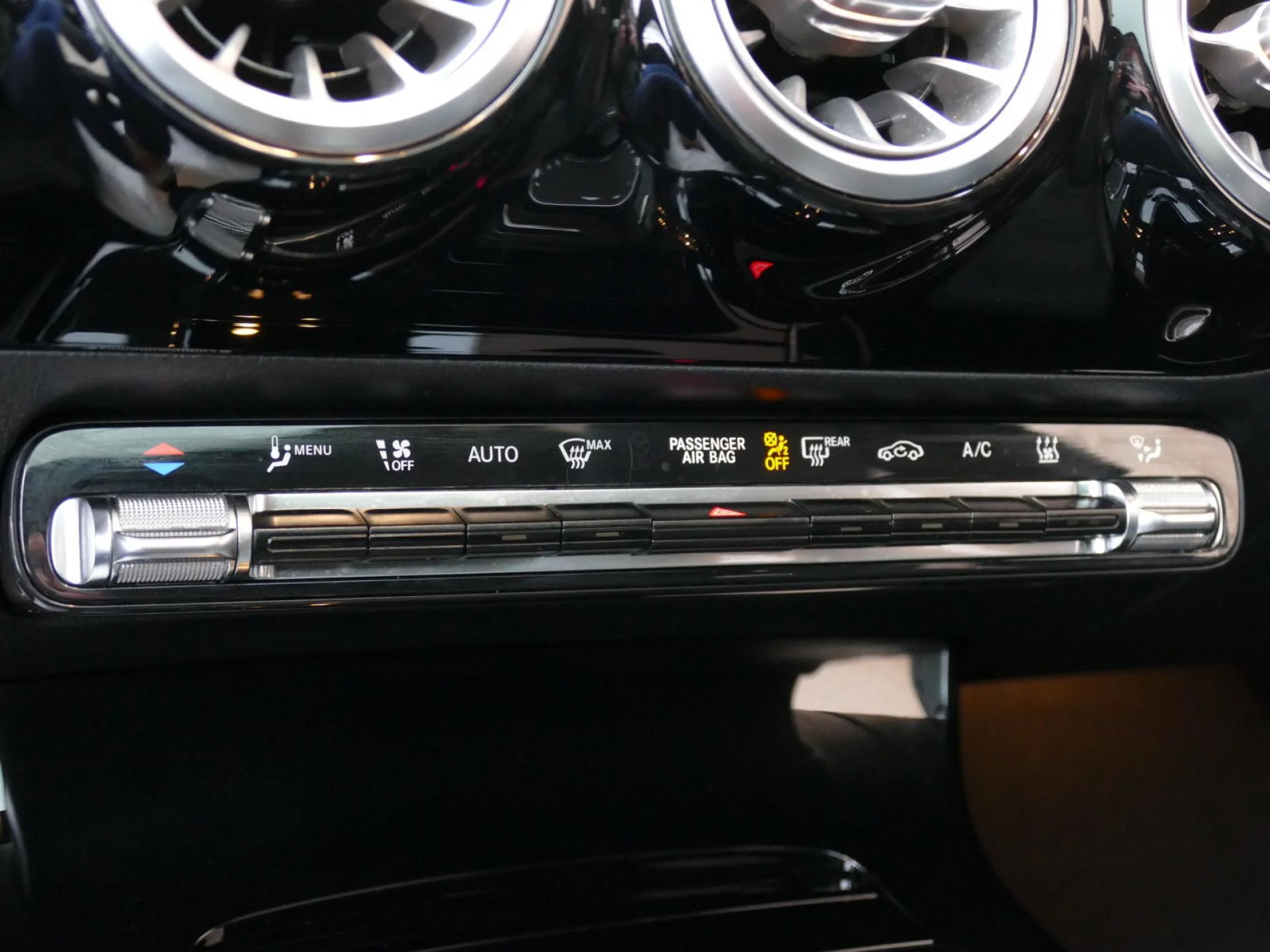 MERCEDES CLASSE A - Miniature 15 sur 29 - Cliquer pour voir cette photo