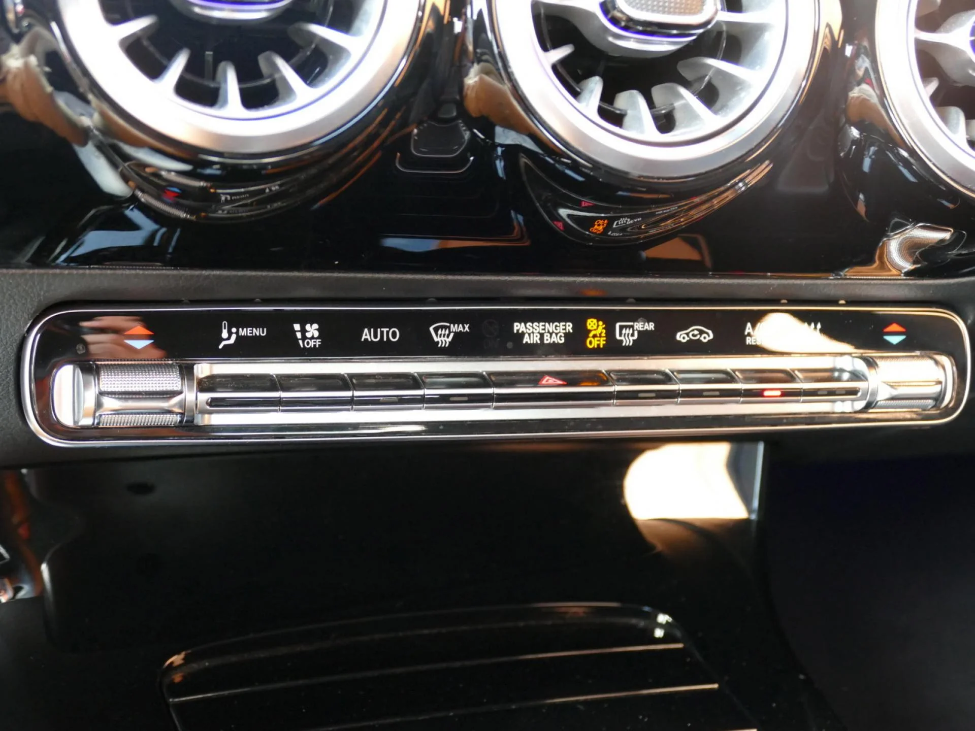 MERCEDES CLASSE A - Miniature 22 sur 32 - Cliquer pour voir cette photo