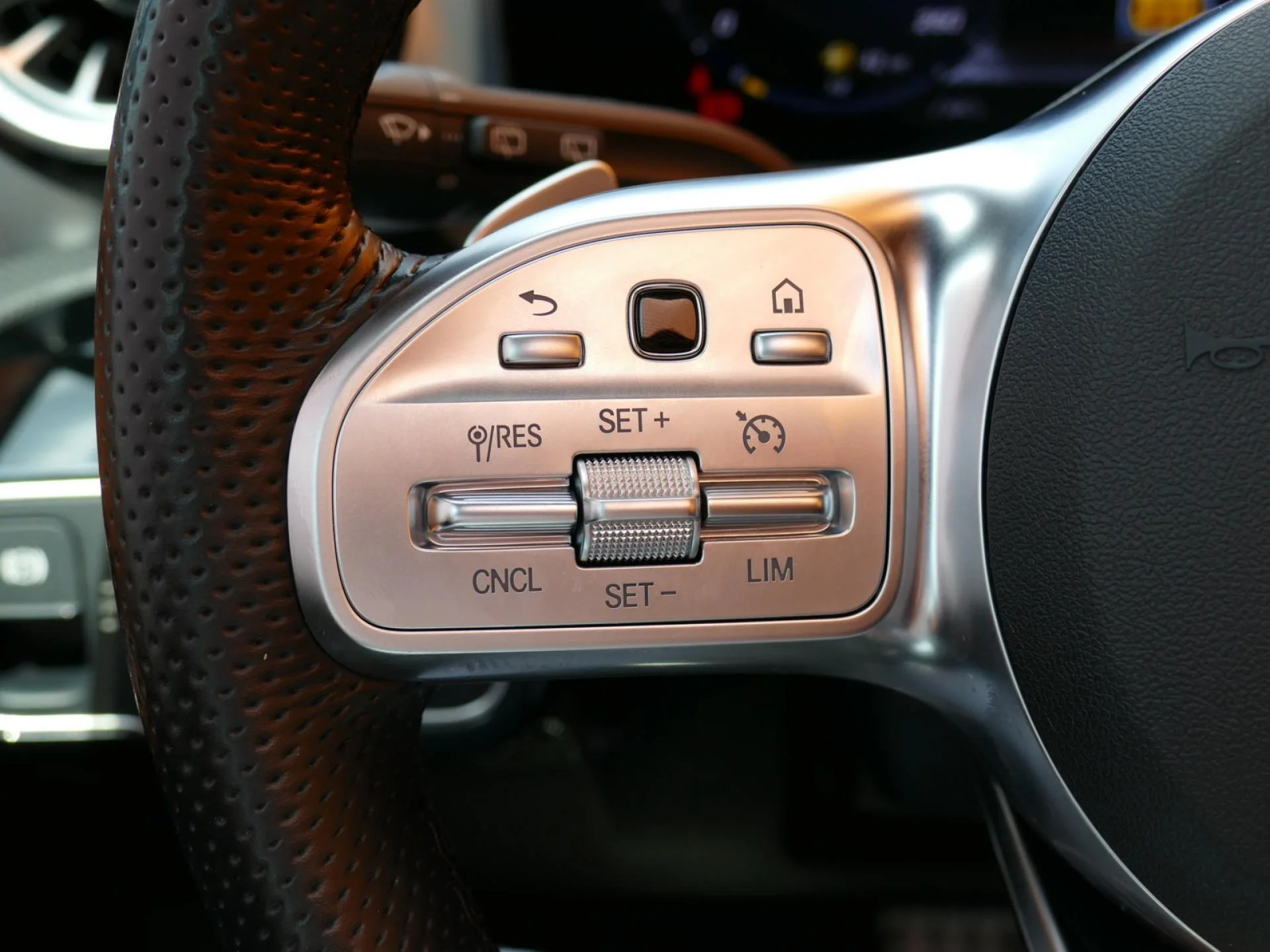MERCEDES CLASSE A - Miniature 32 sur 33 - Cliquer pour voir cette photo