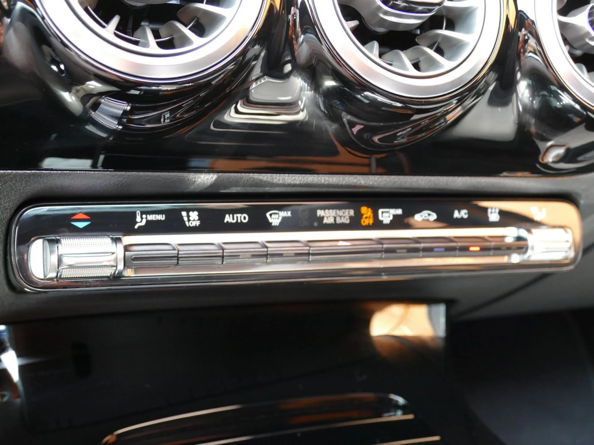 MERCEDES CLASSE A - Miniature 33 sur 33 - Cliquer pour voir cette photo