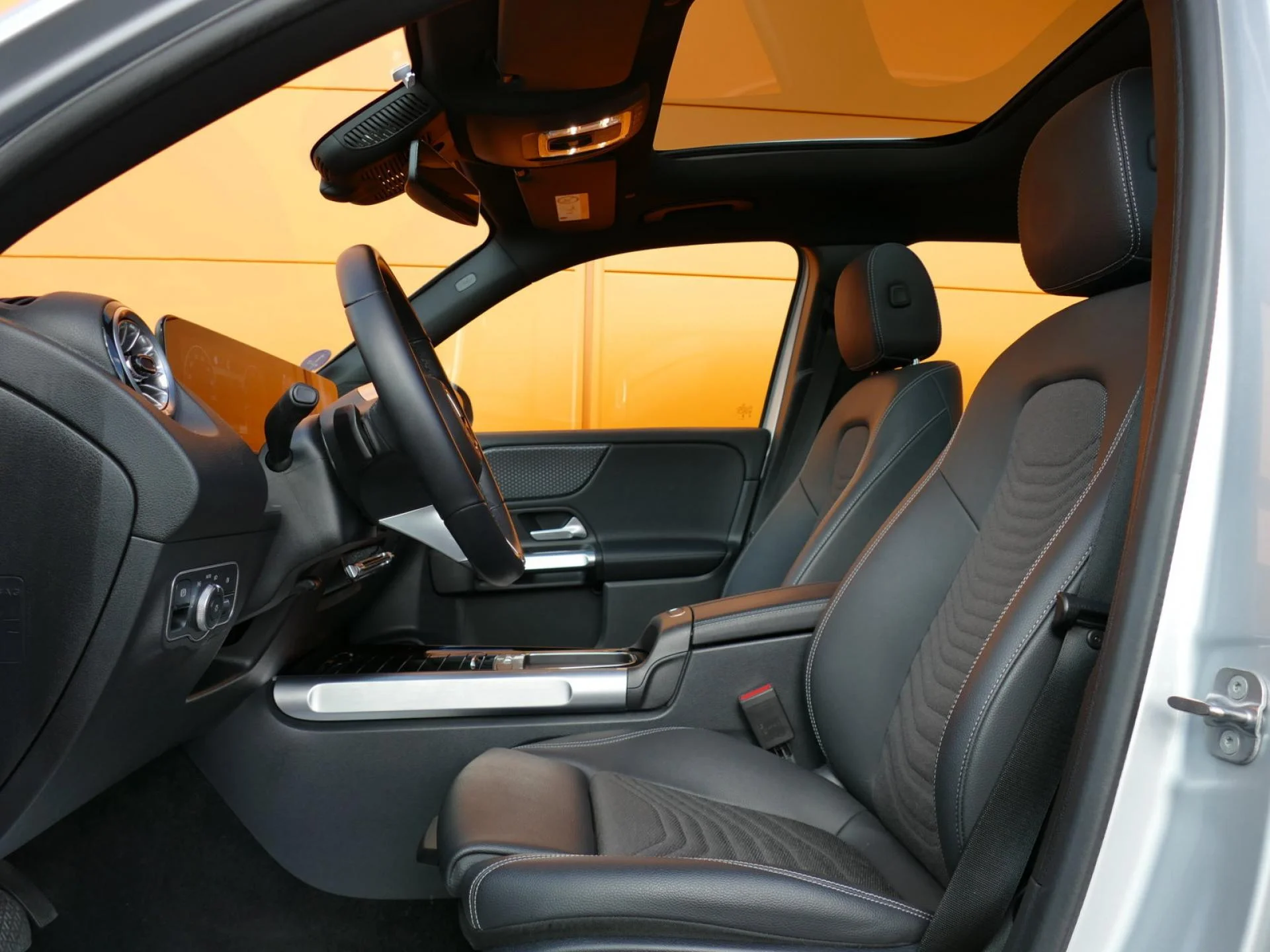 MERCEDES GLB - Miniature 6 sur 36 - Cliquer pour voir cette photo