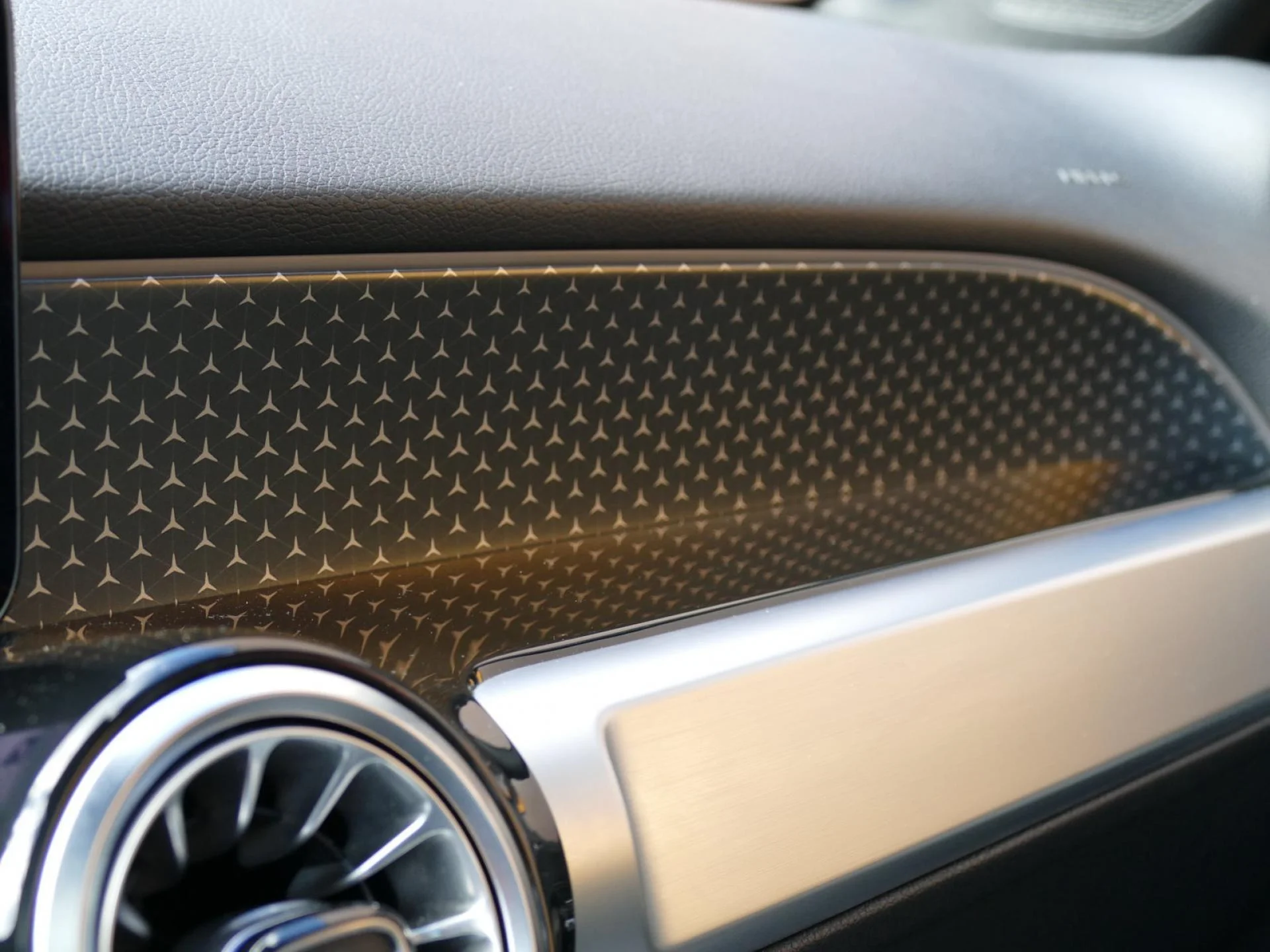 MERCEDES GLB - Miniature 25 sur 36 - Cliquer pour voir cette photo