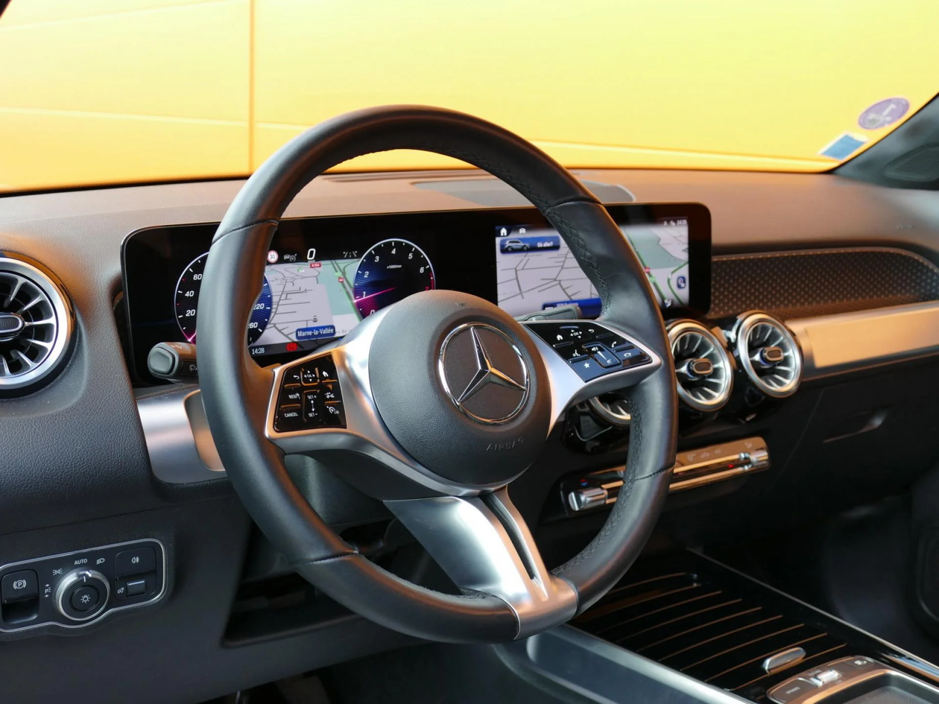 MERCEDES GLB - Miniature 18 sur 36 - Cliquer pour voir cette photo