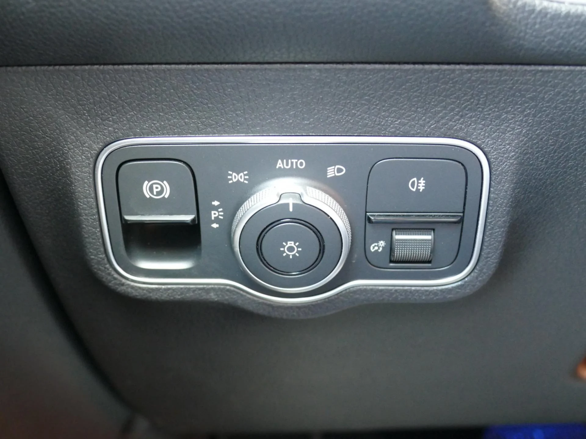 MERCEDES GLB - Miniature 22 sur 36 - Cliquer pour voir cette photo