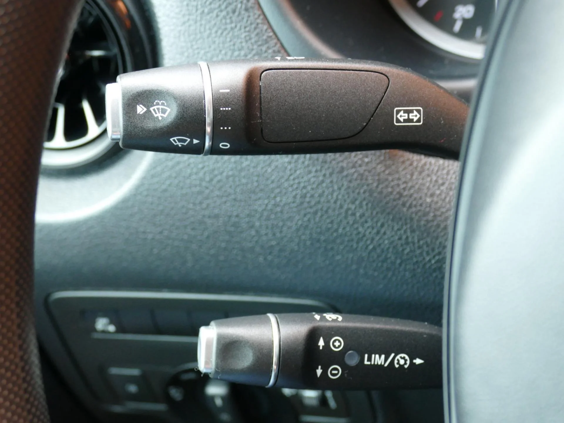 MERCEDES VITO - Miniature 19 sur 30 - Cliquer pour voir cette photo