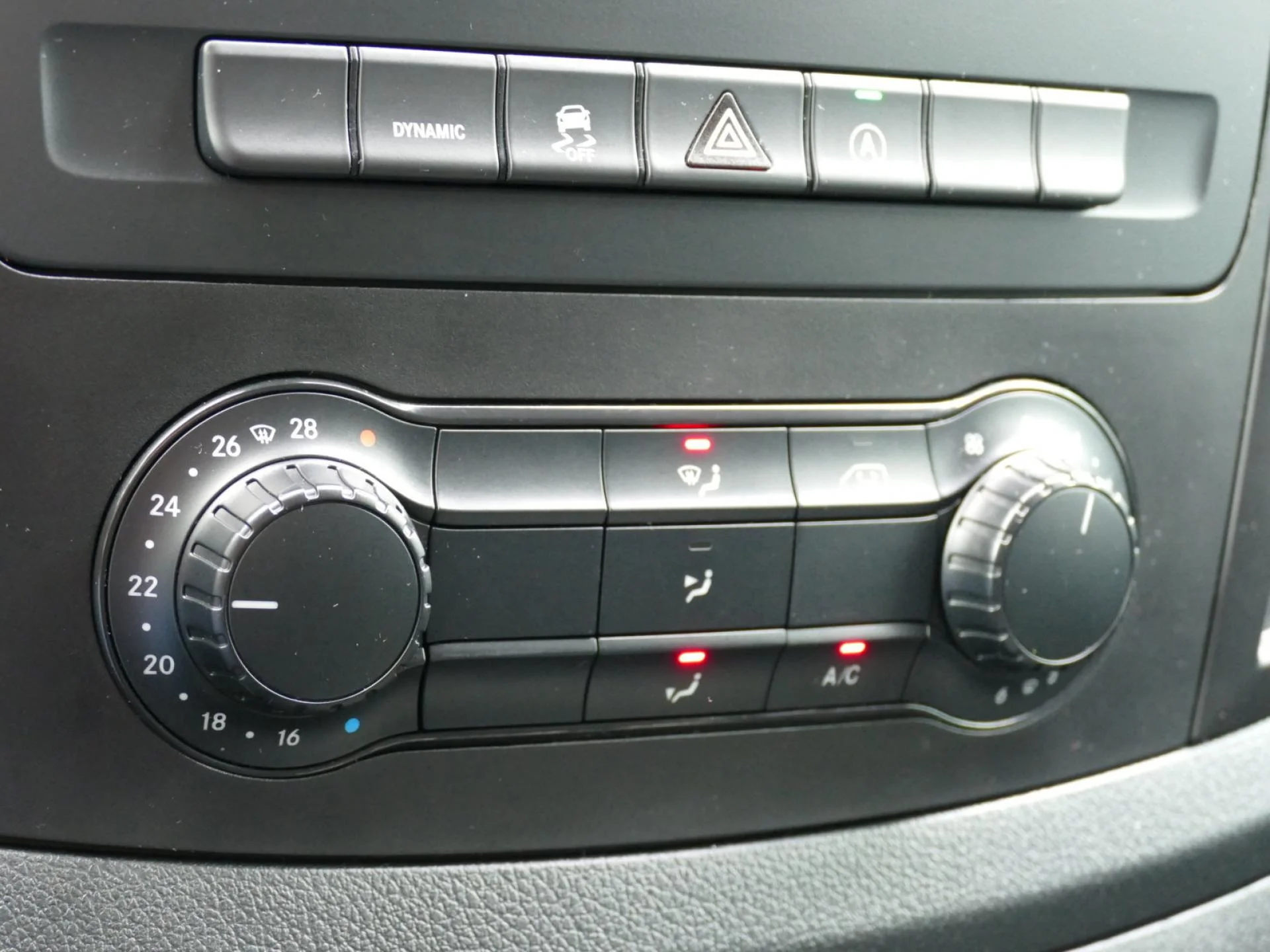MERCEDES VITO - Miniature 11 sur 30 - Cliquer pour voir cette photo