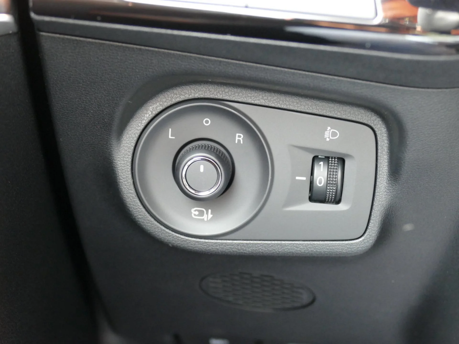 MG MOTOR MG3 - Miniature 21 sur 34 - Cliquer pour voir cette photo