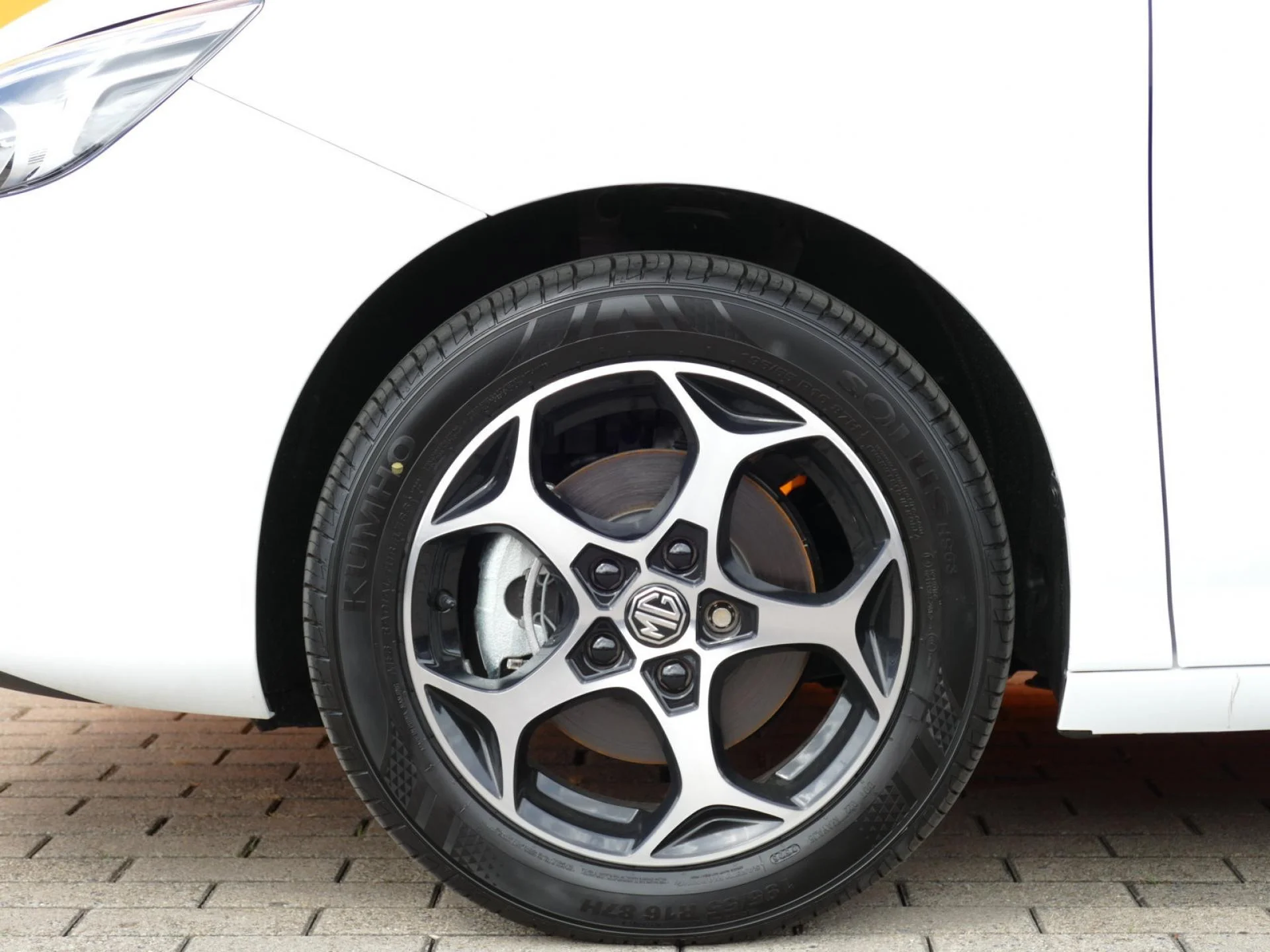 MG MOTOR MG3 - Miniature 33 sur 34 - Cliquer pour voir cette photo