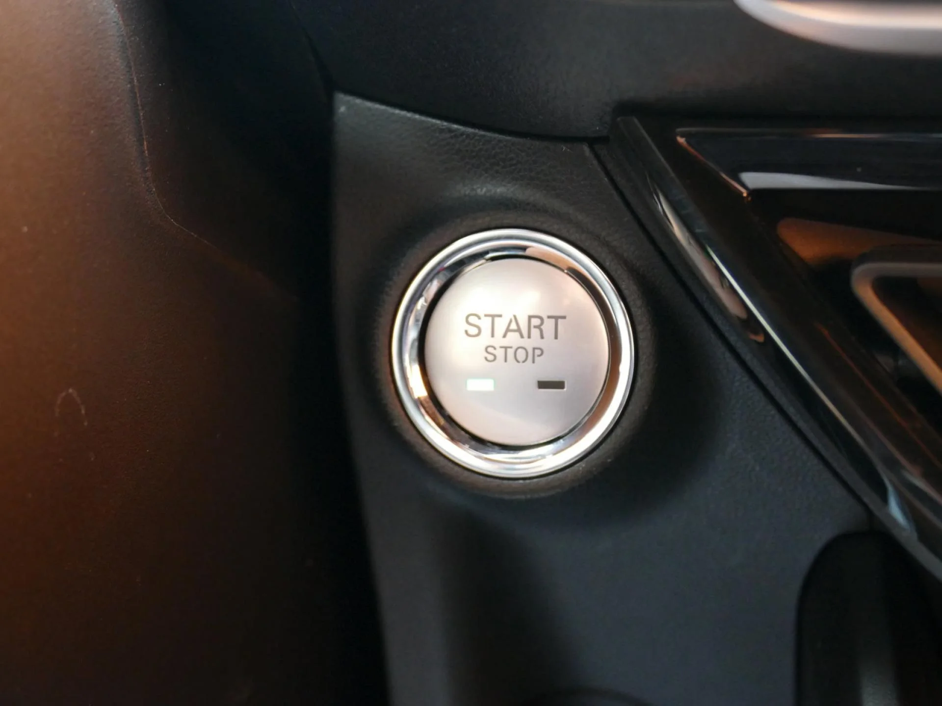 MG MOTOR MG3 - Miniature 18 sur 31 - Cliquer pour voir cette photo