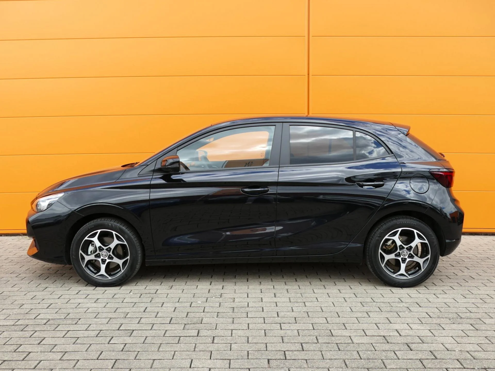 MG MOTOR MG3 - Miniature 2 sur 31 - Cliquer pour voir cette photo