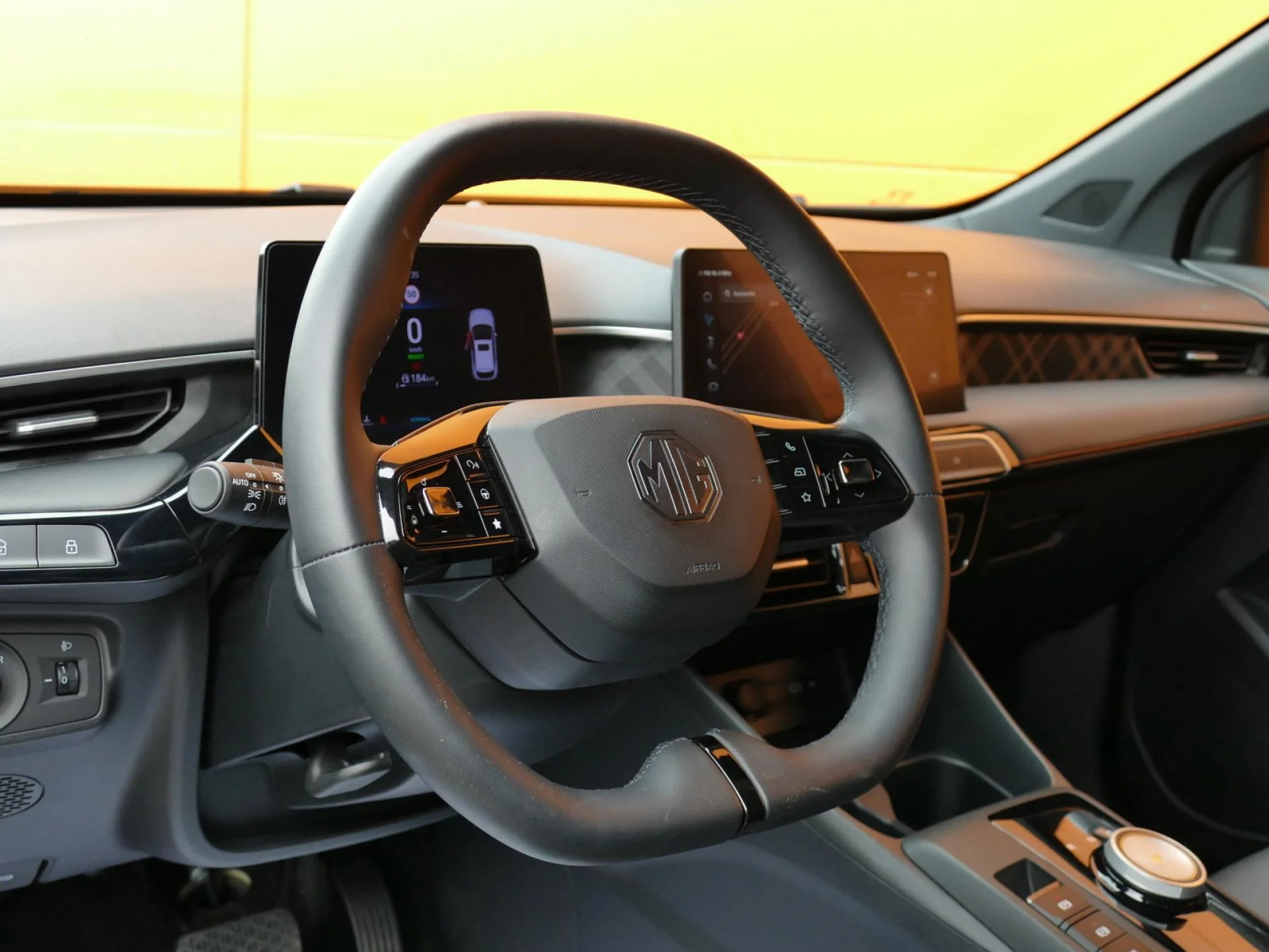 MG MOTOR MG3 - Miniature 15 sur 32 - Cliquer pour voir cette photo
