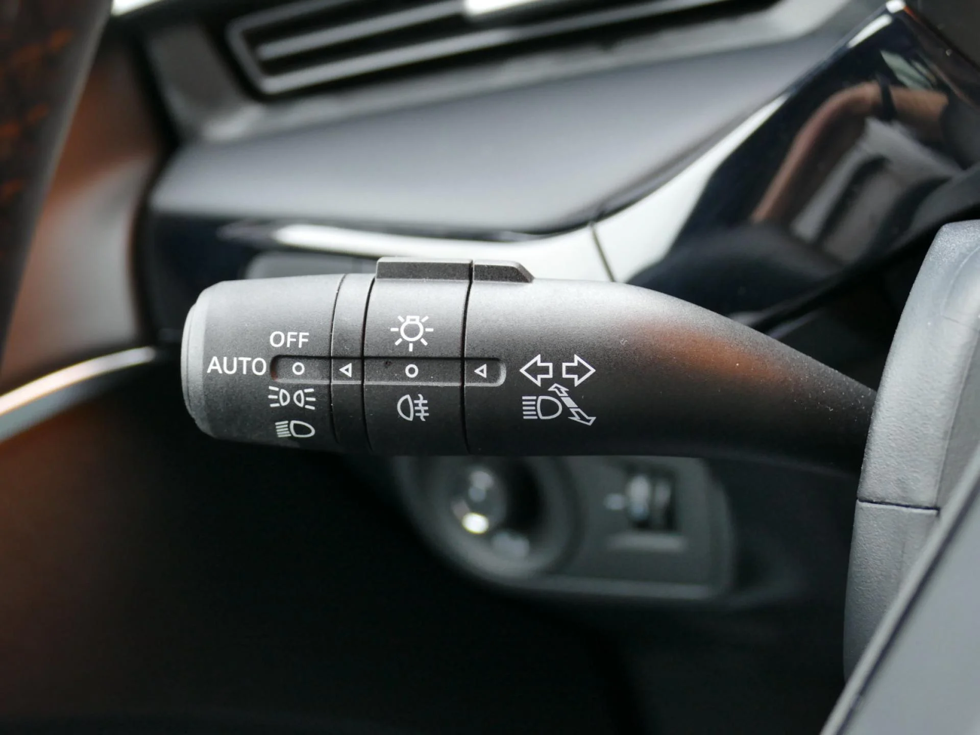 MG MOTOR MG3 - Miniature 23 sur 32 - Cliquer pour voir cette photo