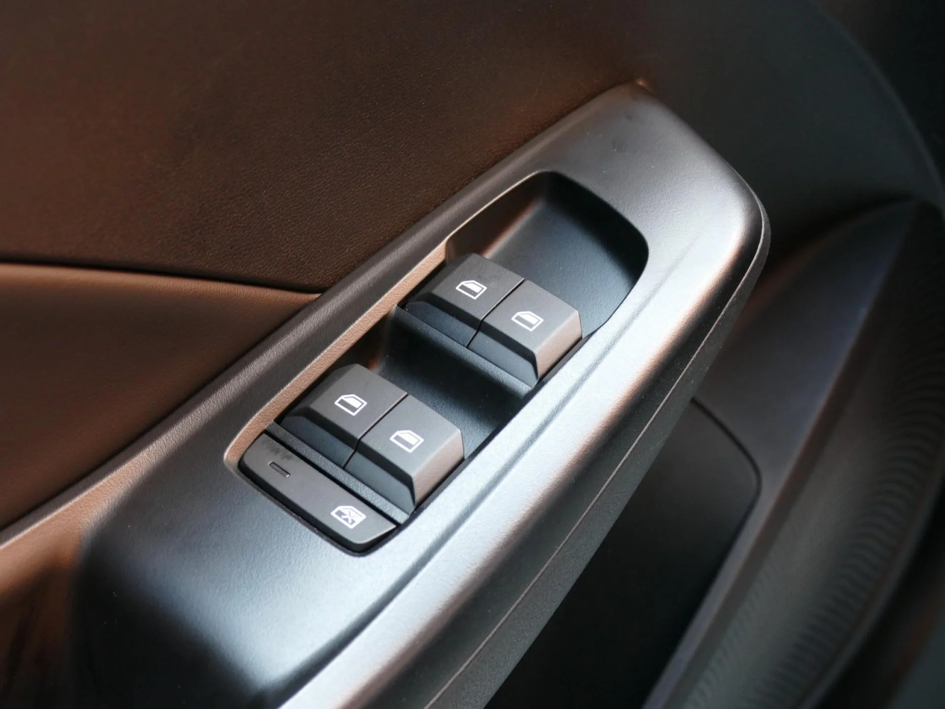 MG MOTOR MG3 - Miniature 23 sur 25 - Cliquer pour voir cette photo