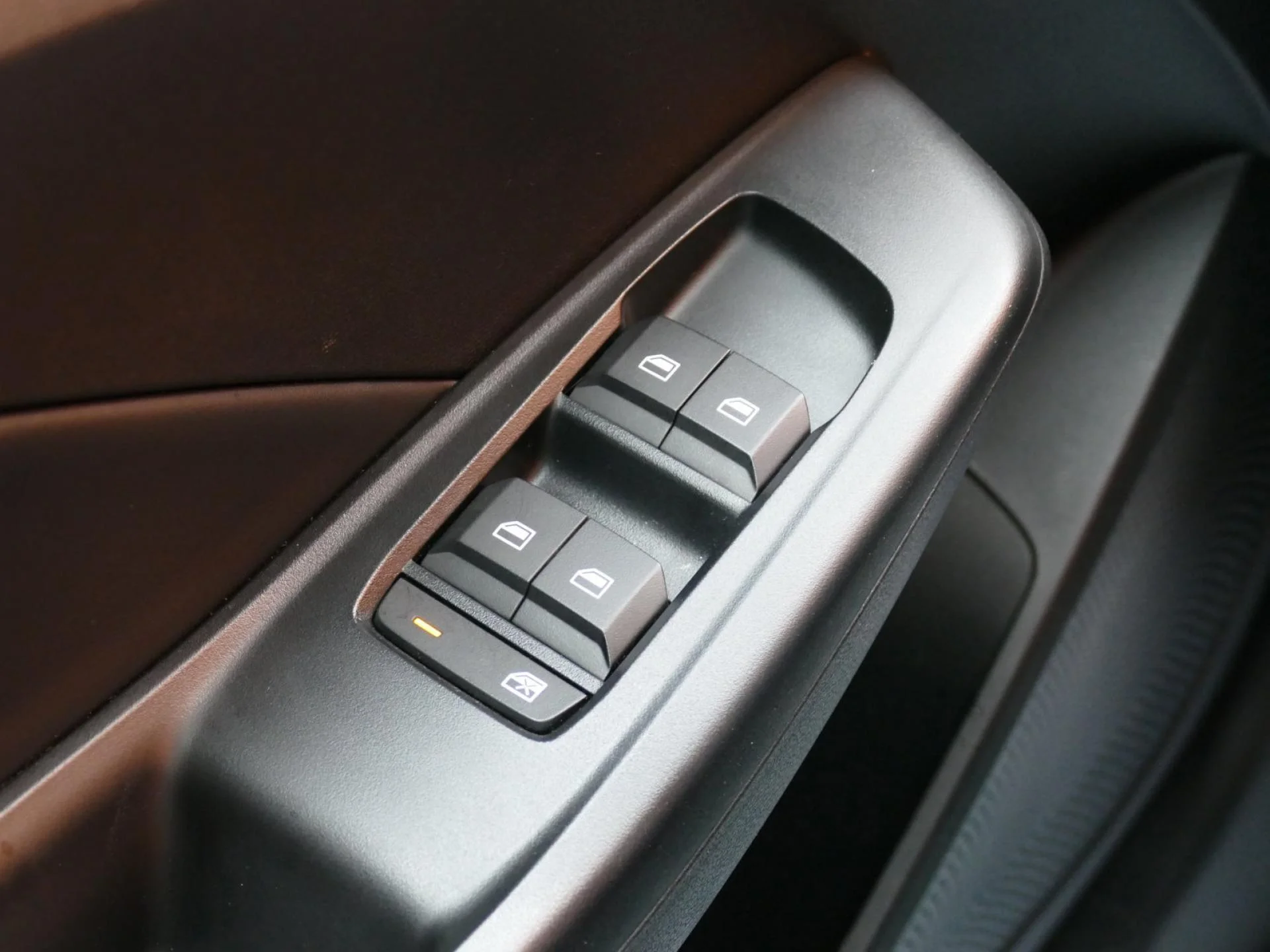 MG MOTOR MG3 - Miniature 22 sur 32 - Cliquer pour voir cette photo