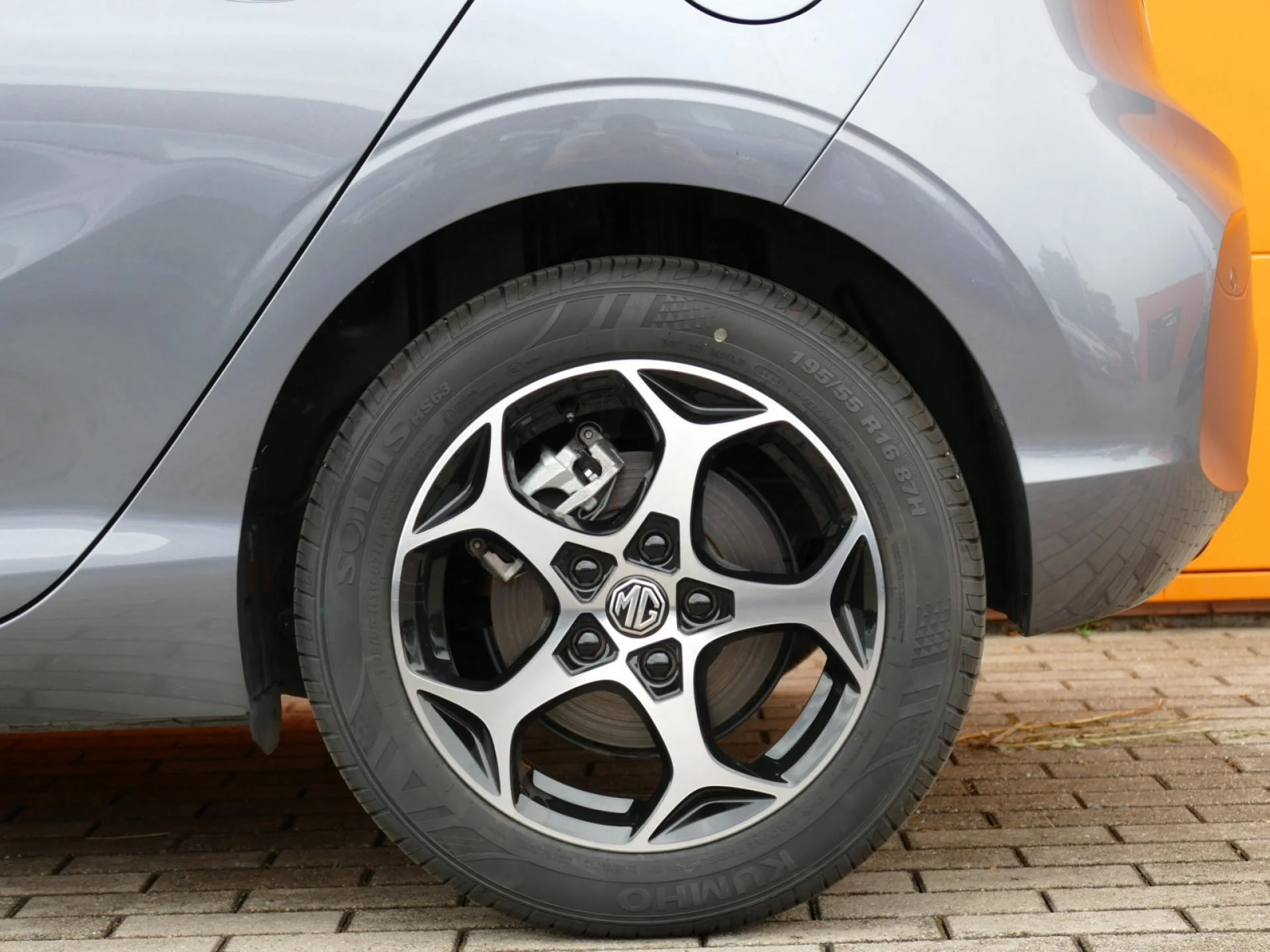 MG MOTOR MG3 - Miniature 32 sur 32 - Cliquer pour voir cette photo