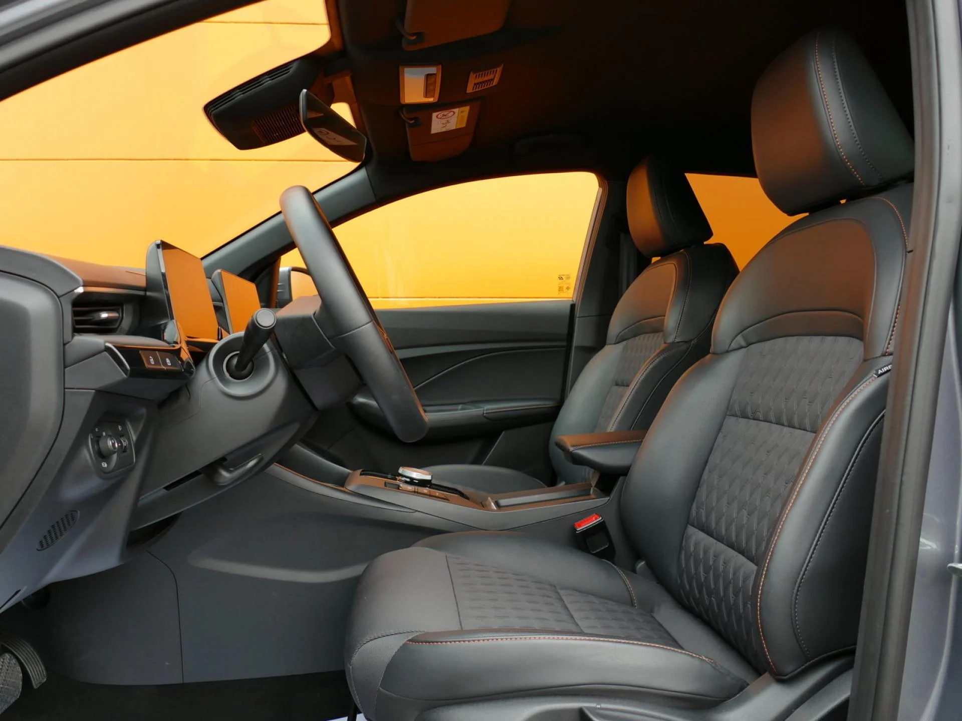 MG MOTOR MG3 - Miniature 6 sur 32 - Cliquer pour voir cette photo