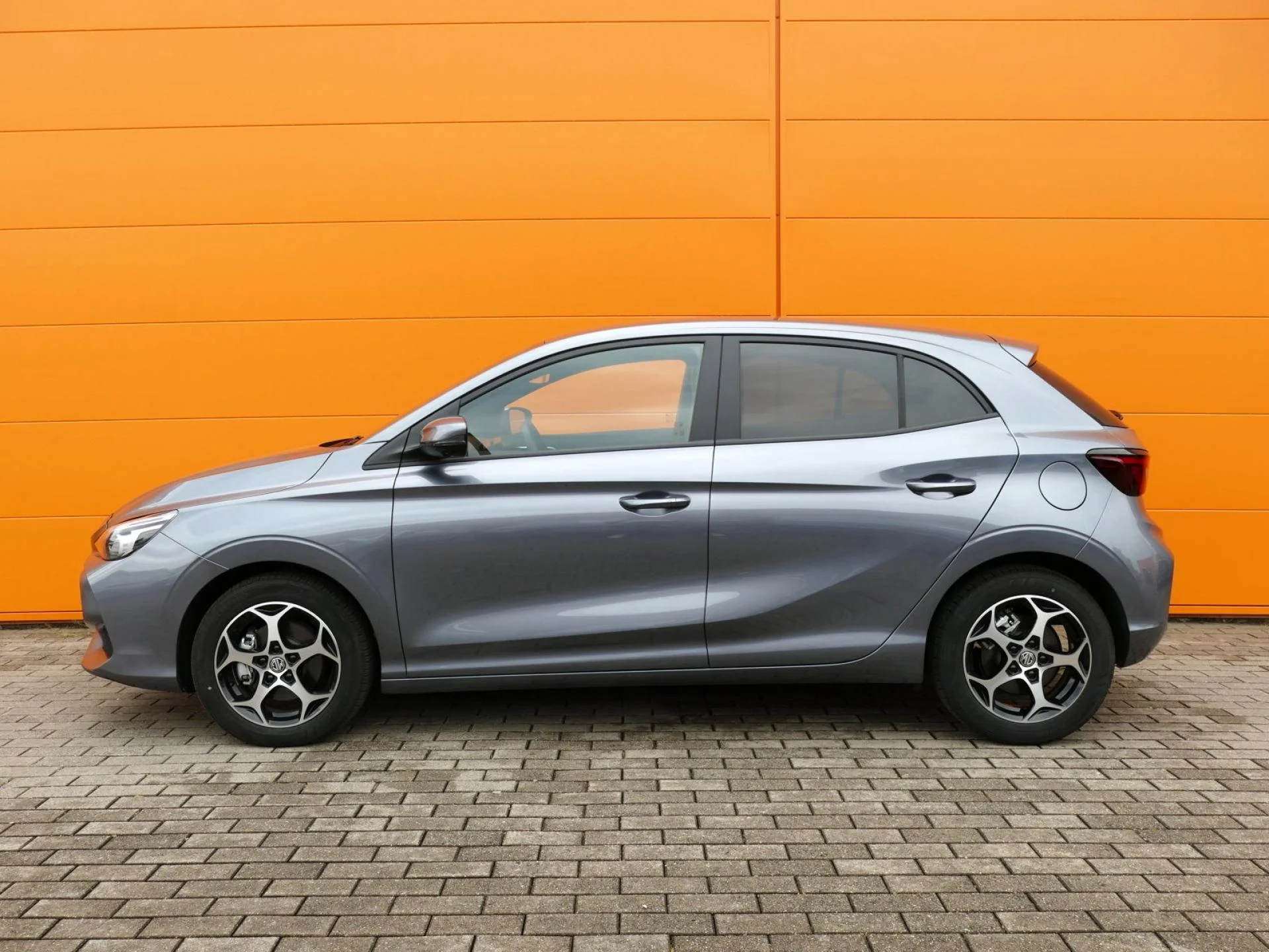 MG MOTOR MG3 - Miniature 3 sur 32 - Cliquer pour voir cette photo