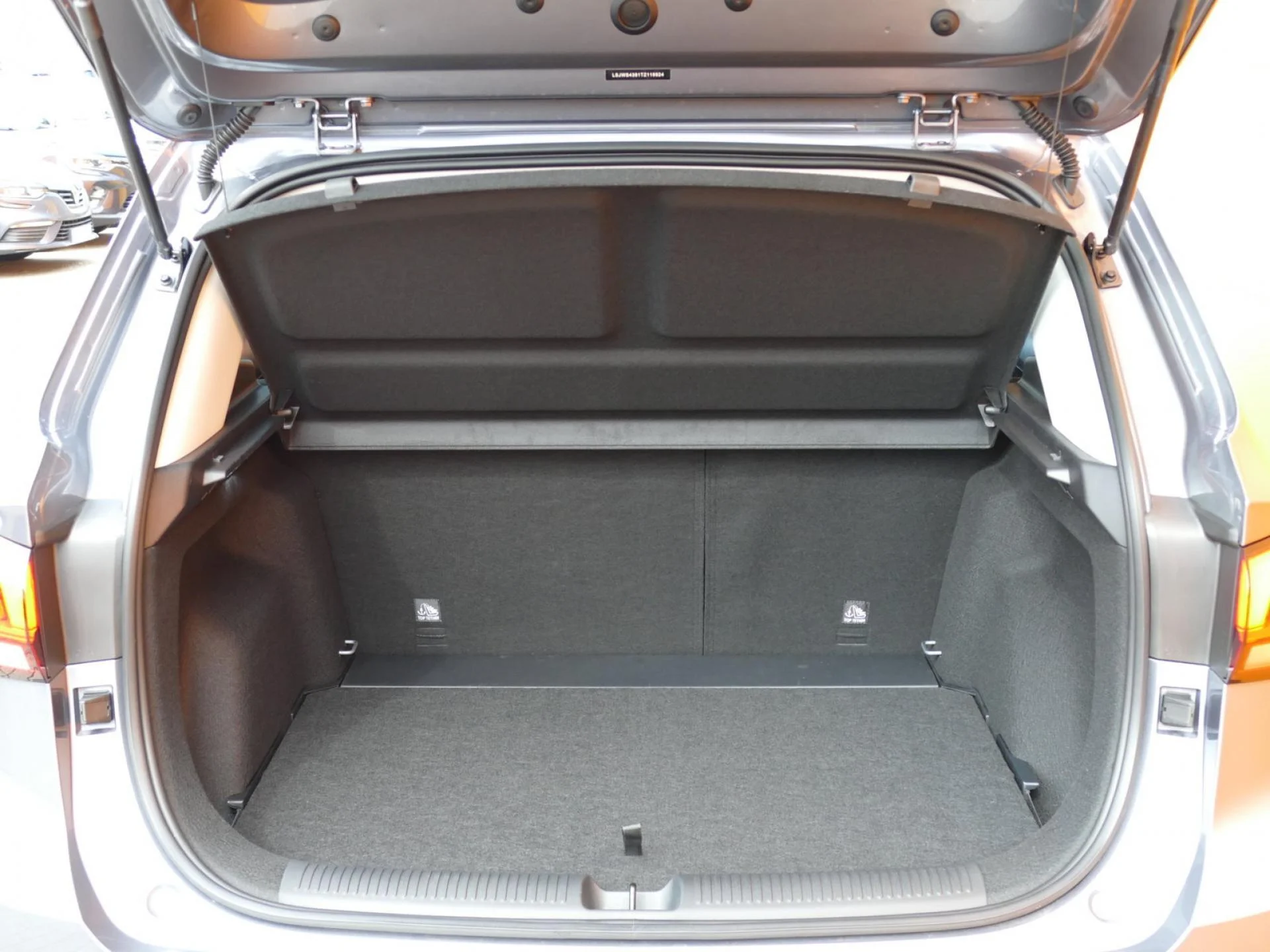 MG MOTOR ZS - Miniature 8 sur 34 - Cliquer pour voir cette photo