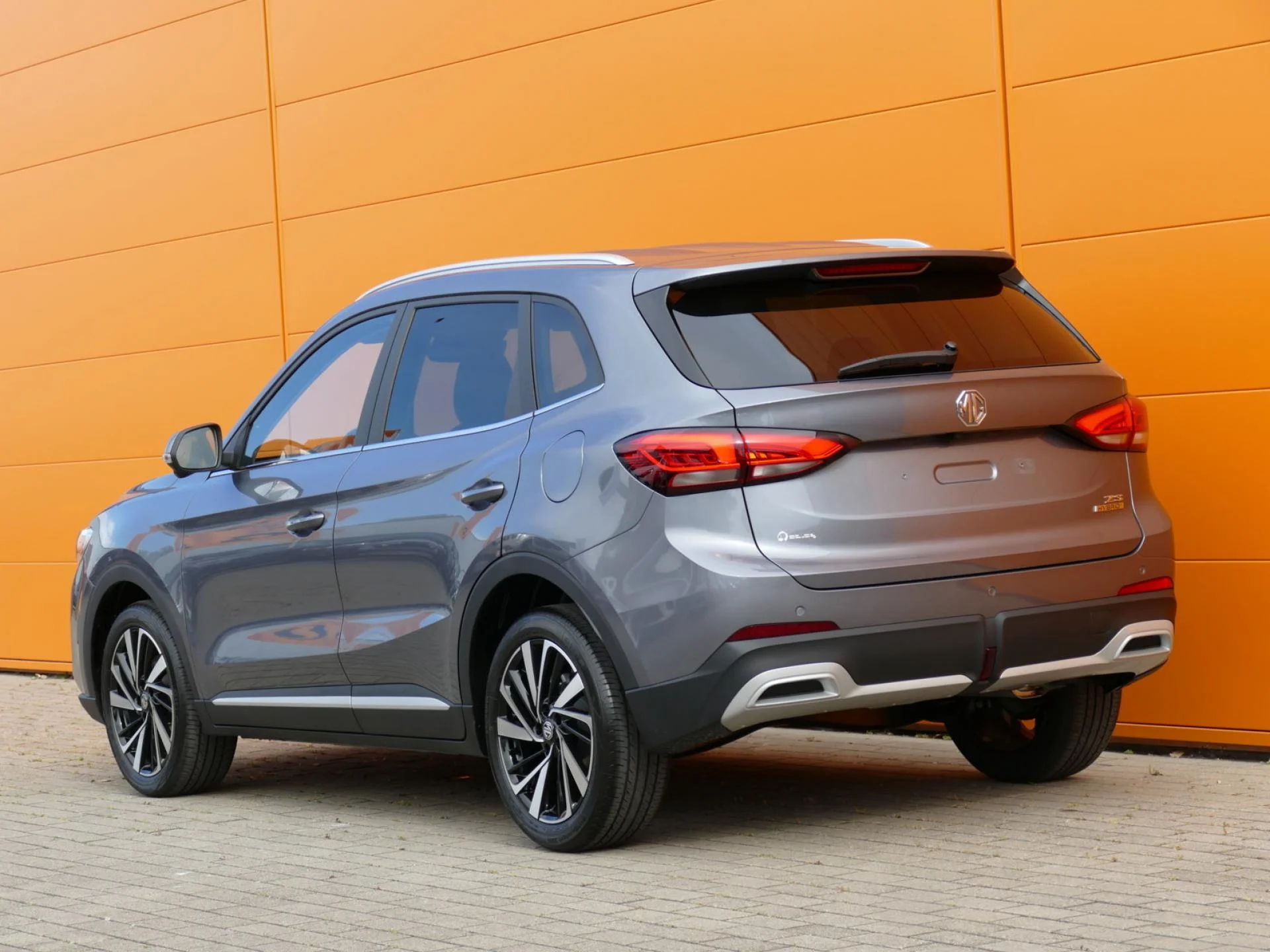 MG MOTOR ZS - Miniature 4 sur 34 - Cliquer pour voir cette photo