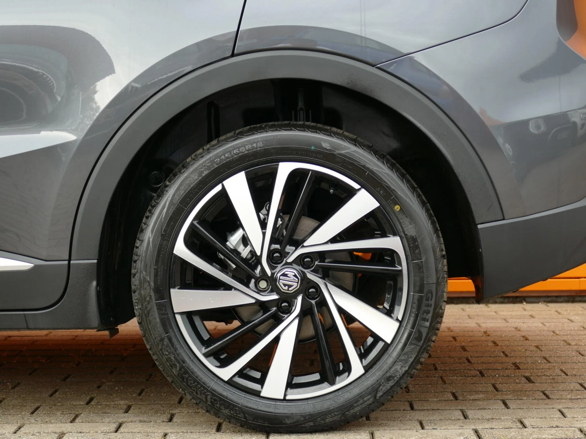 MG MOTOR ZS - Miniature 35 sur 35 - Cliquer pour voir cette photo