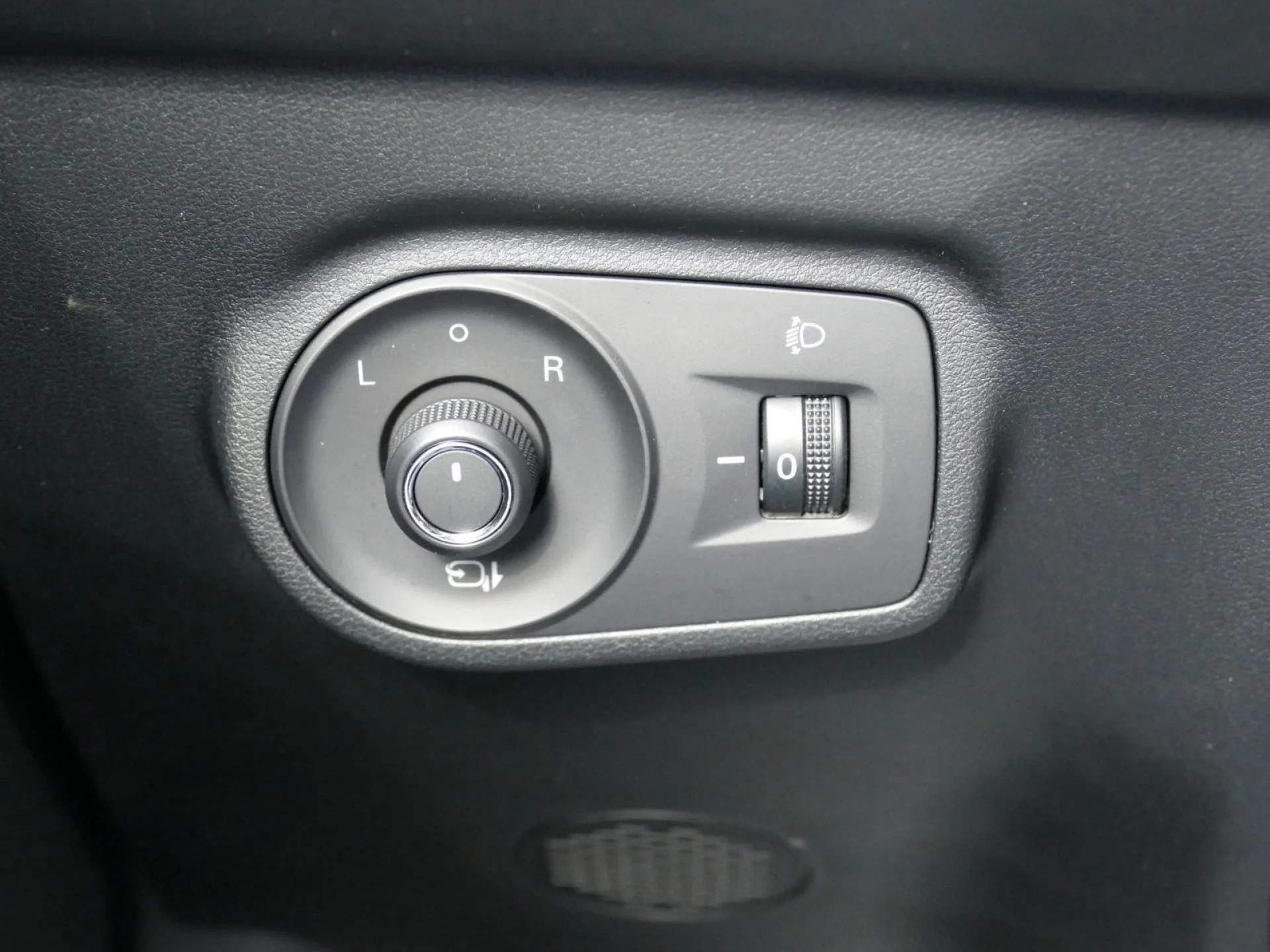 MG MOTOR ZS - Miniature 21 sur 25 - Cliquer pour voir cette photo
