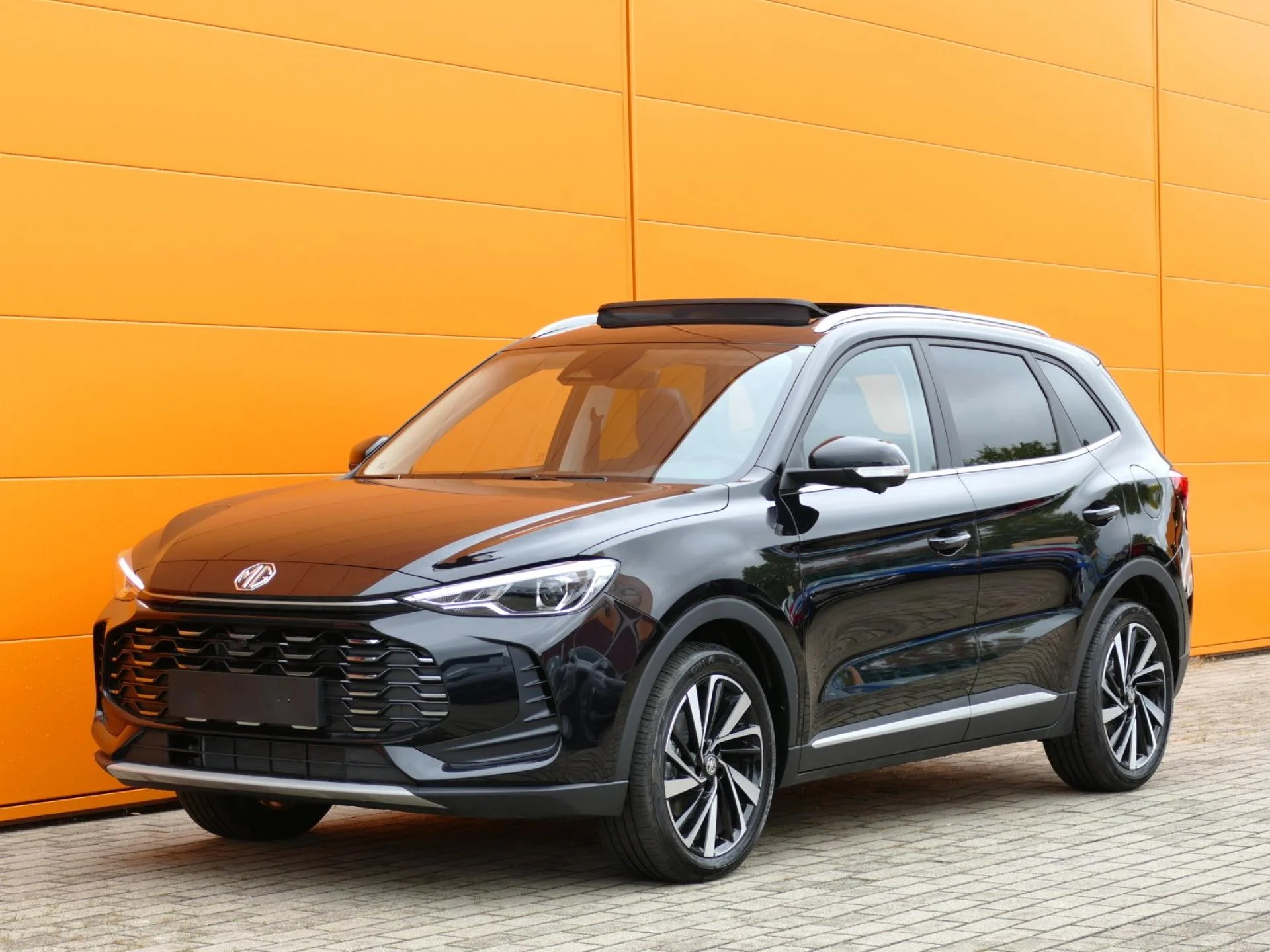MG MOTOR ZS - Miniature 3 sur 35 - Cliquer pour voir cette photo