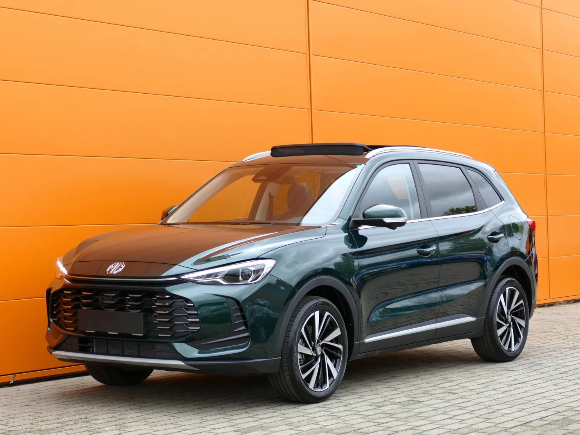 MG MOTOR ZS - Miniature 3 sur 34 - Cliquer pour voir cette photo