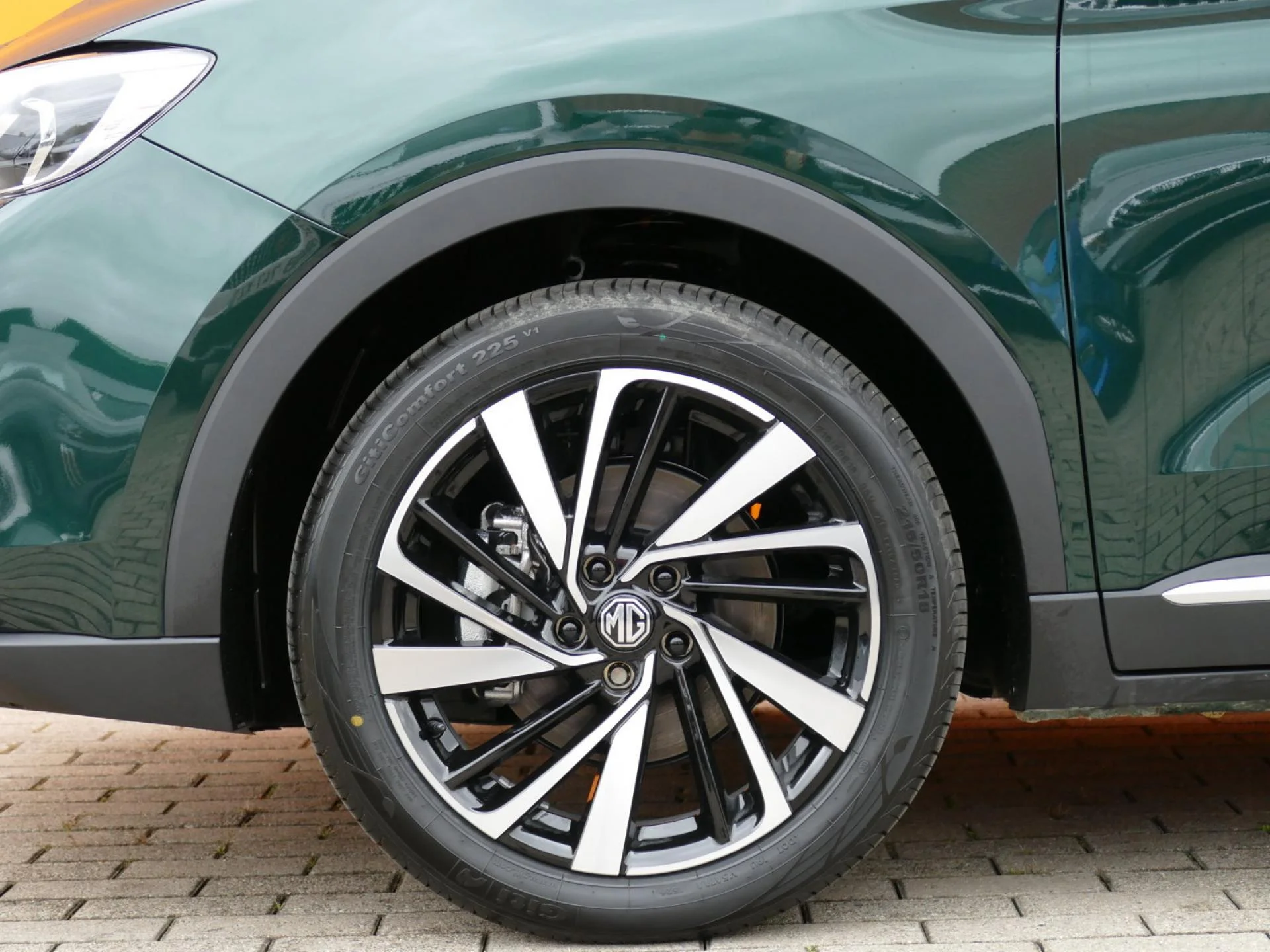 MG MOTOR ZS - Miniature 33 sur 34 - Cliquer pour voir cette photo