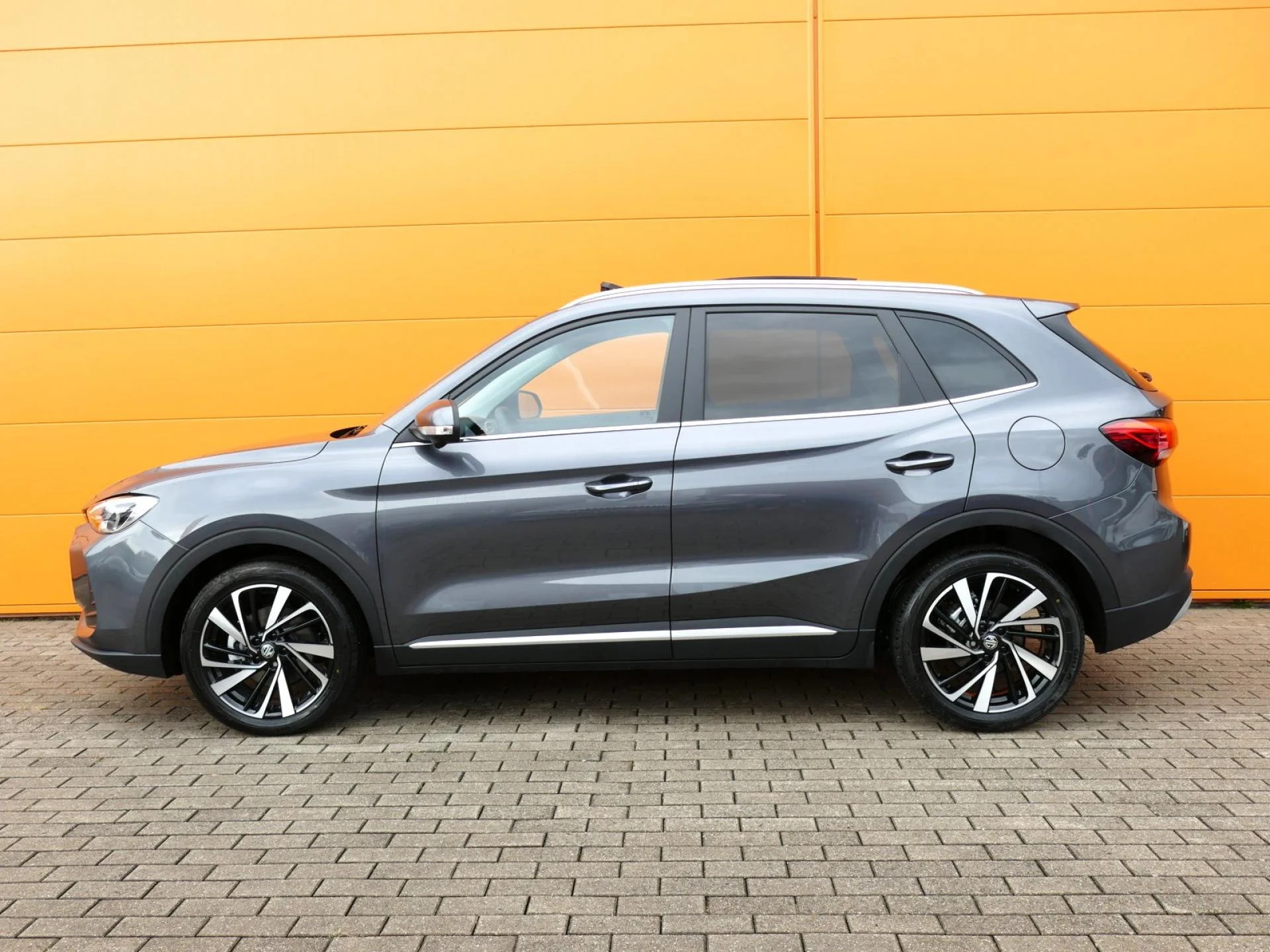 MG MOTOR ZS - Miniature 3 sur 35 - Cliquer pour voir cette photo