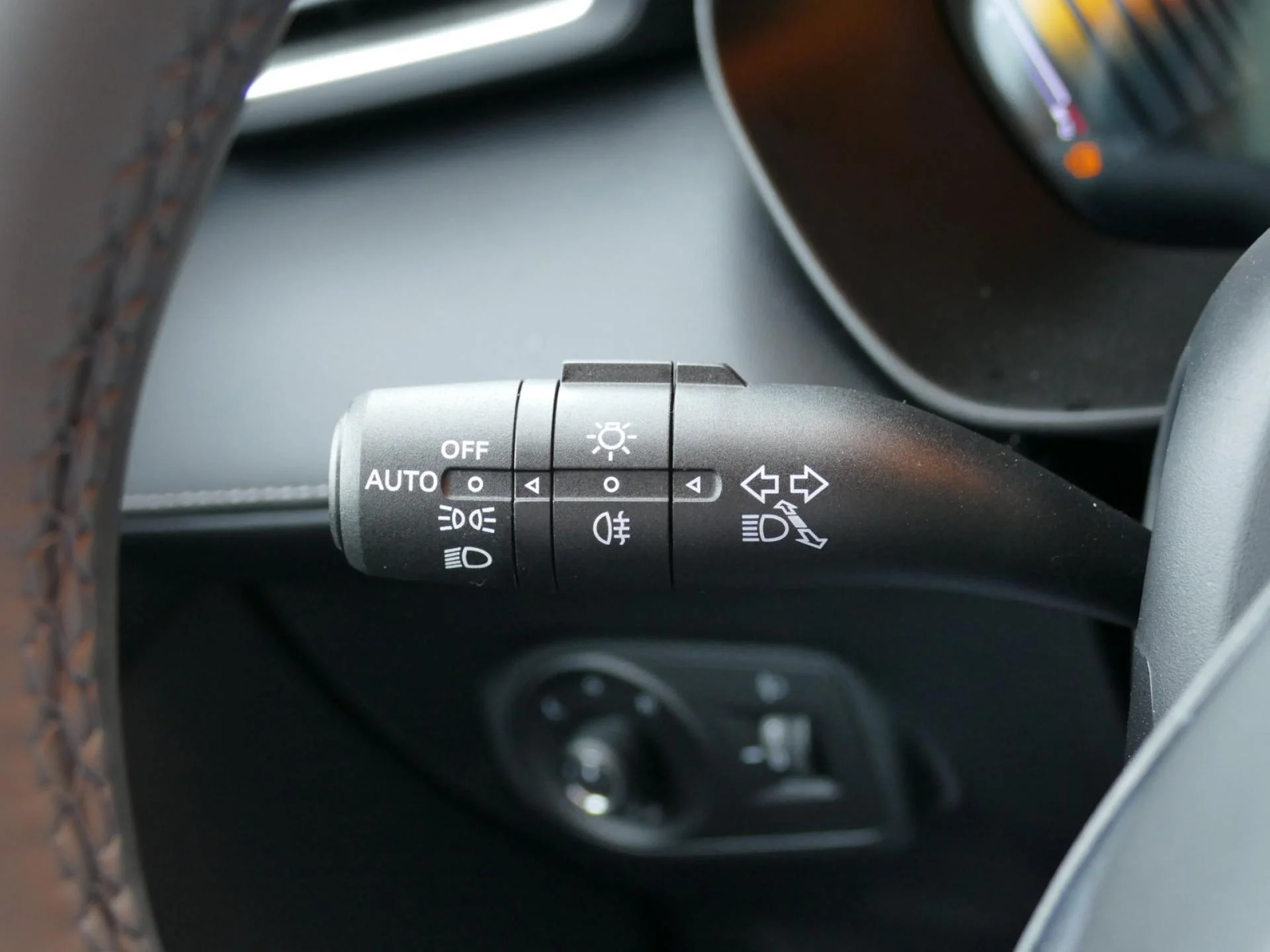 MG MOTOR ZS - Miniature 28 sur 36 - Cliquer pour voir cette photo