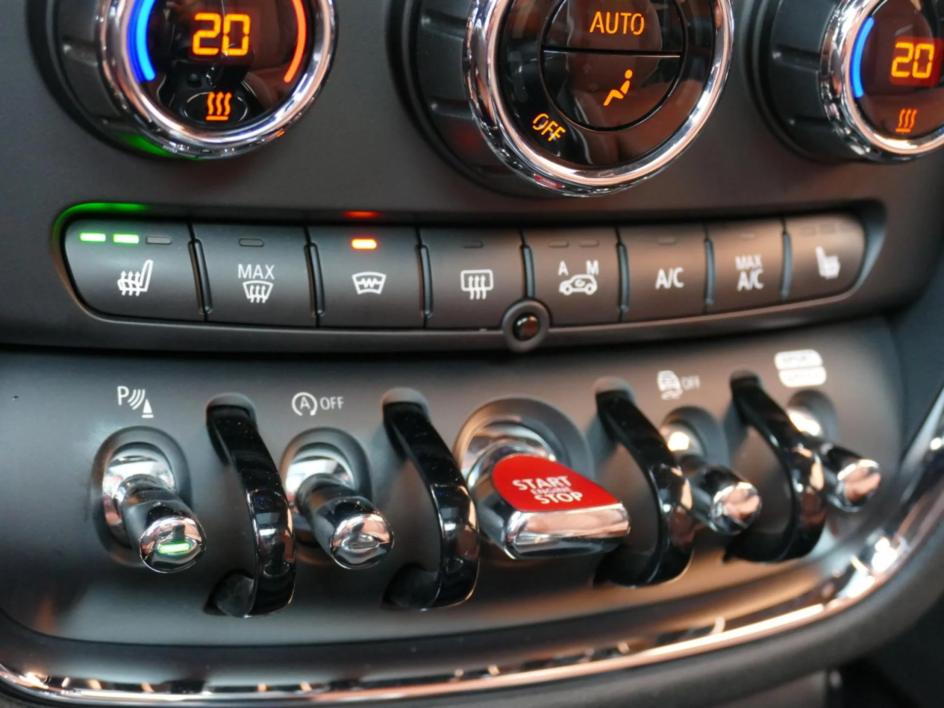 MINI CLUBMAN - Miniature 19 sur 39 - Cliquer pour voir cette photo